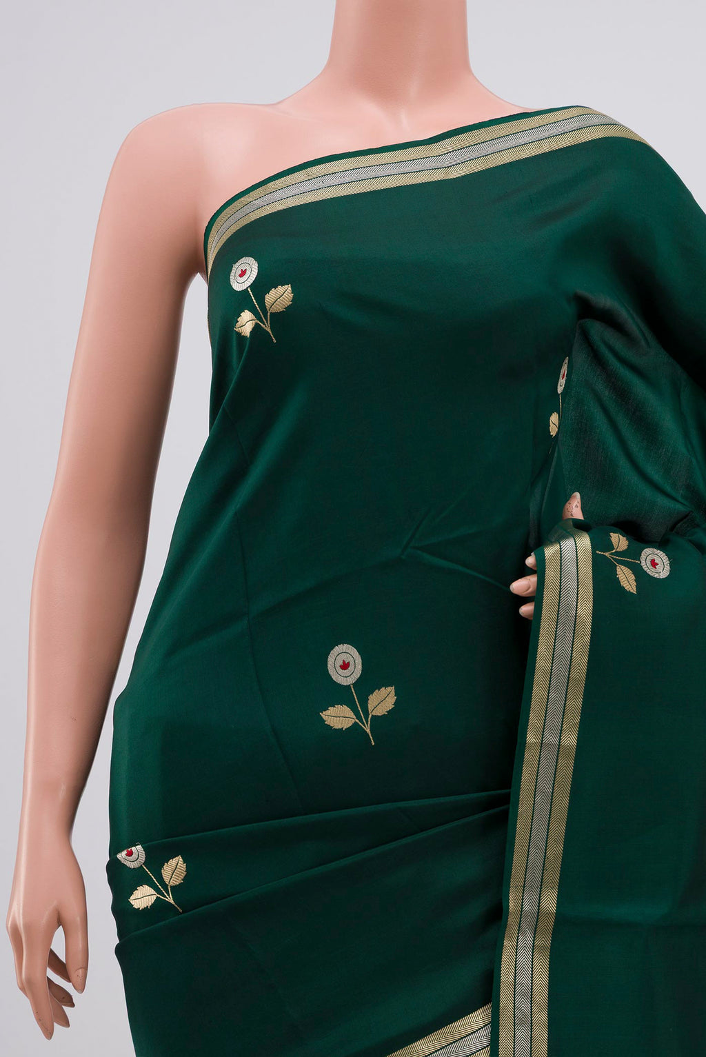 Border image of Bottle Green Banarasi Katan Silk Saree with Zari Butta on the body and Zari Border. 
