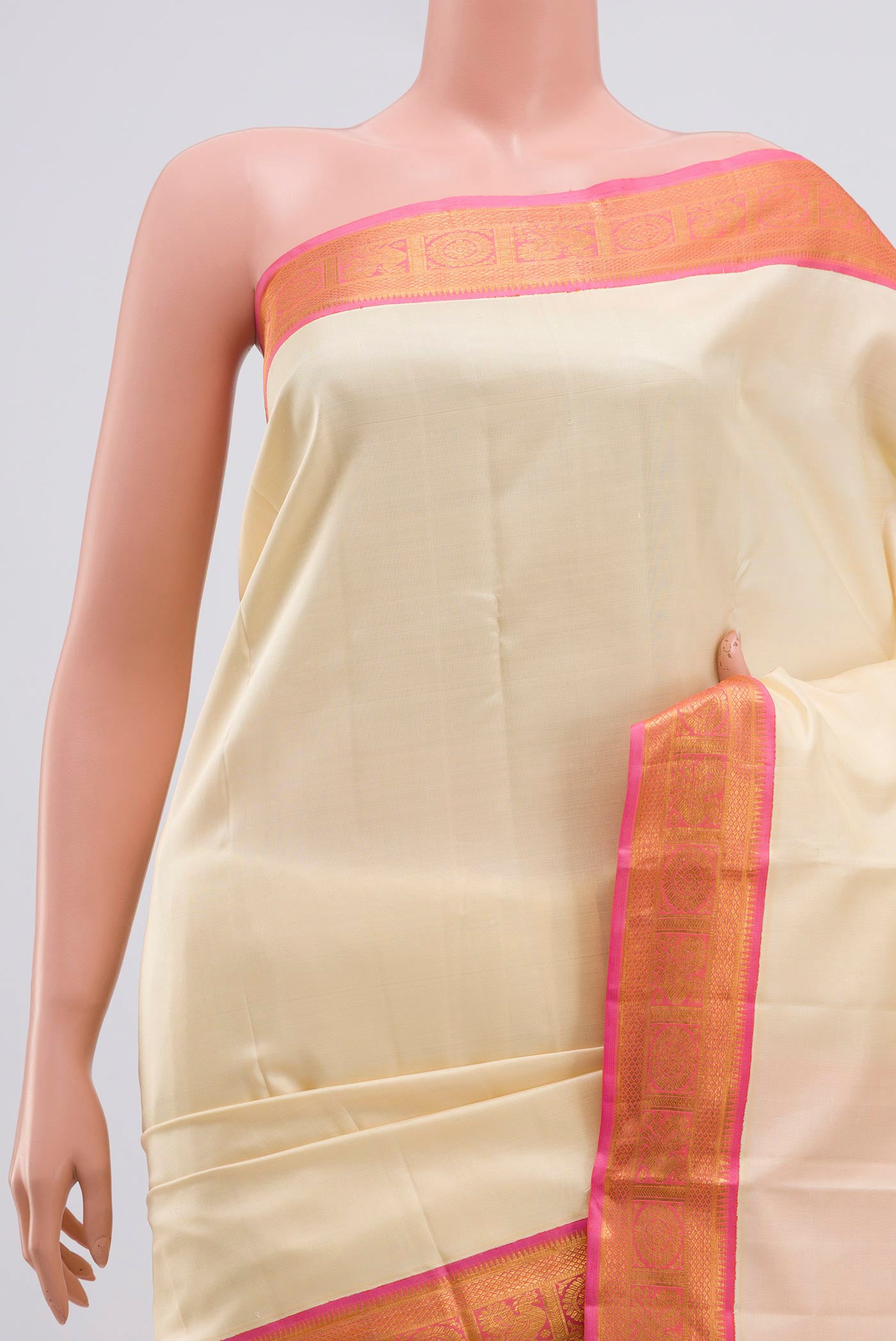 Border image of Pure Silk Pure Zari Cream Kanjivaram Saree with Plain Body and Zari Border. 