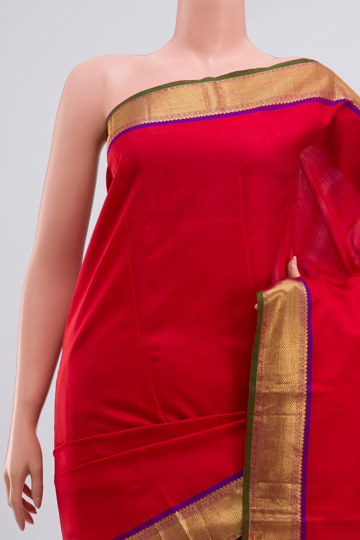 Border image of Pure Silk Pure Zari Red Kanchipuram Saree with Plain Body and Zari Border. 