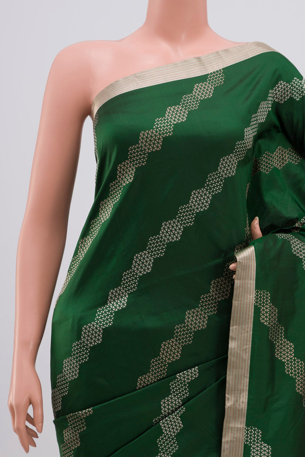 Border image of Green Banarasi Katan Silk Saree with Fancy on the body and Thin Zari Line. 
