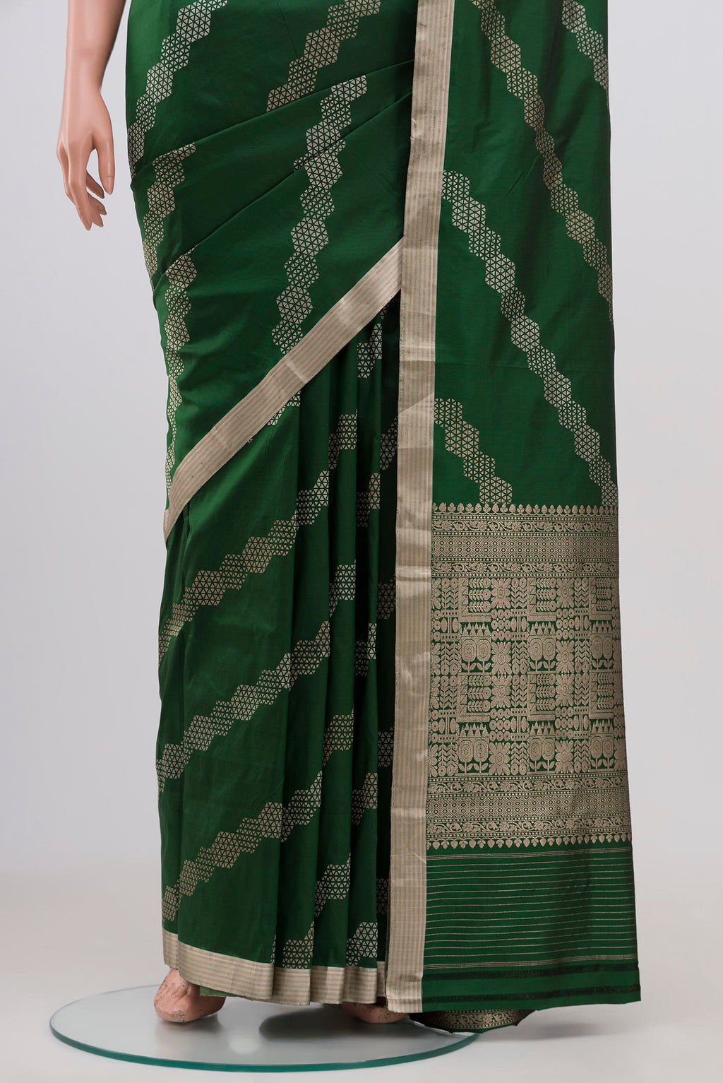 Pleats and pallu of Green Banarasi Katan Silk Saree with Fancy on the body and Thin Zari Line. 
