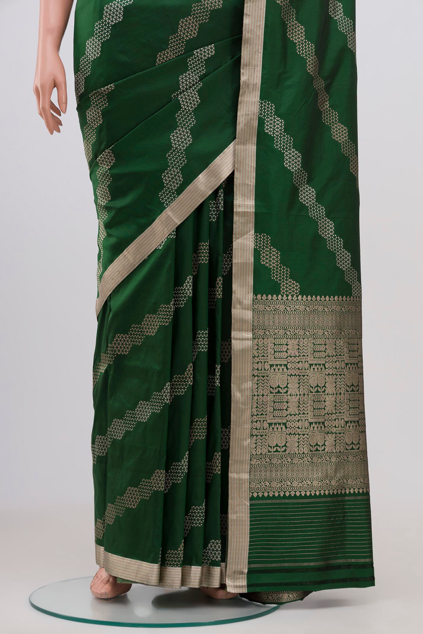 Pleats and pallu of Green Banarasi Katan Silk Saree with Fancy on the body and Thin Zari Line. 