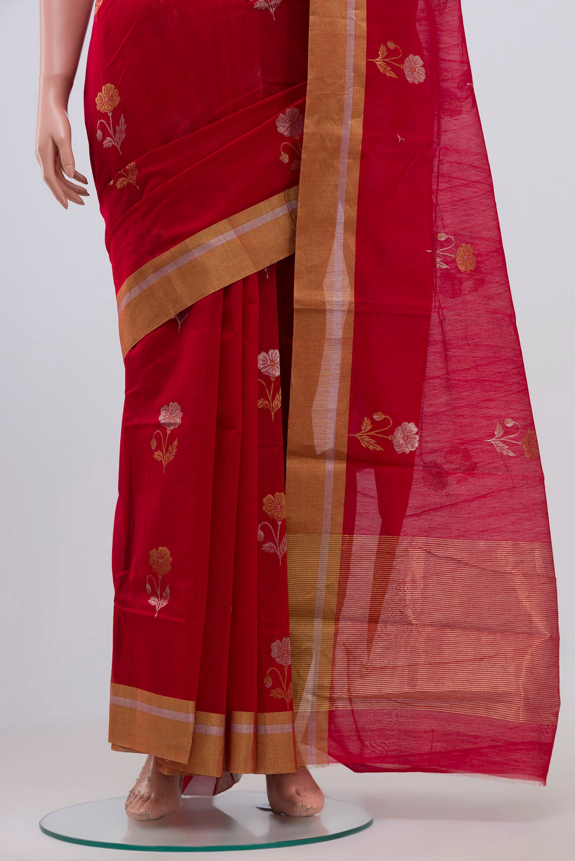 Pleats and pallu of Red Chanderi Silk Cotton Saree with Zari Butta on the body and Zari Border. 