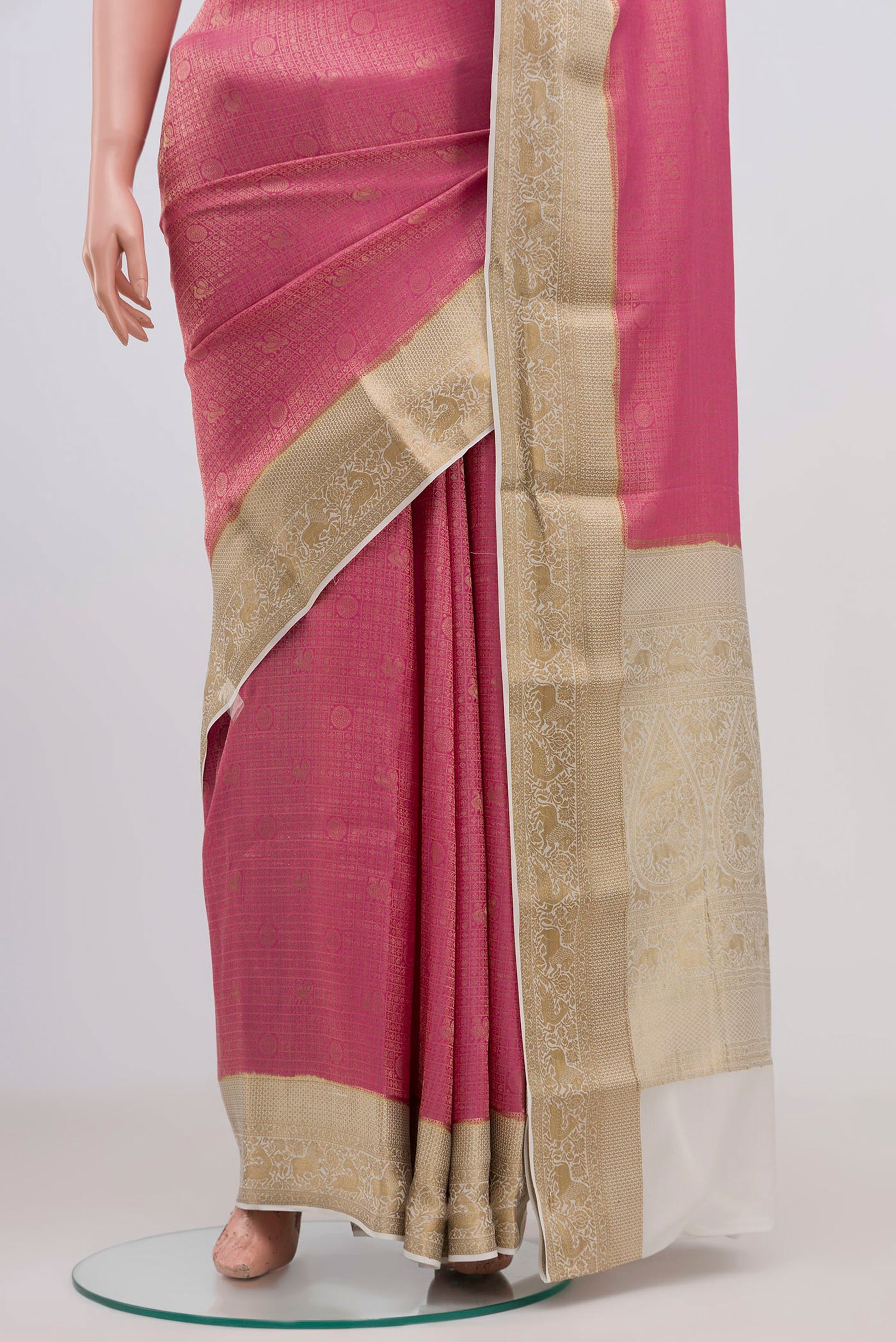 Pleats and pallu of Pink Mysore Crepe Saree with Zari Brocade on the body and Zari Border. 