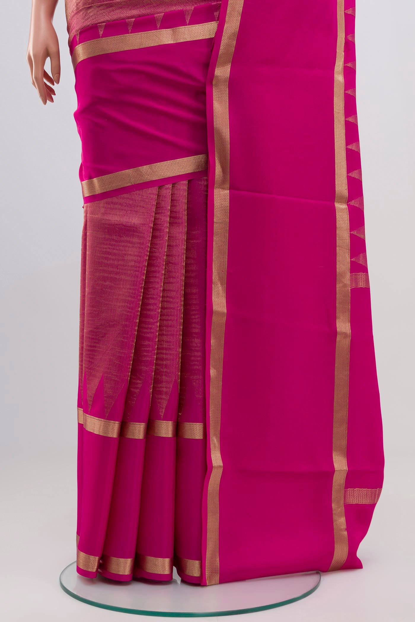 Pleats and pallu of Pink Mysore Crepe Saree with Zari Brocade on the body and Zari Border. 