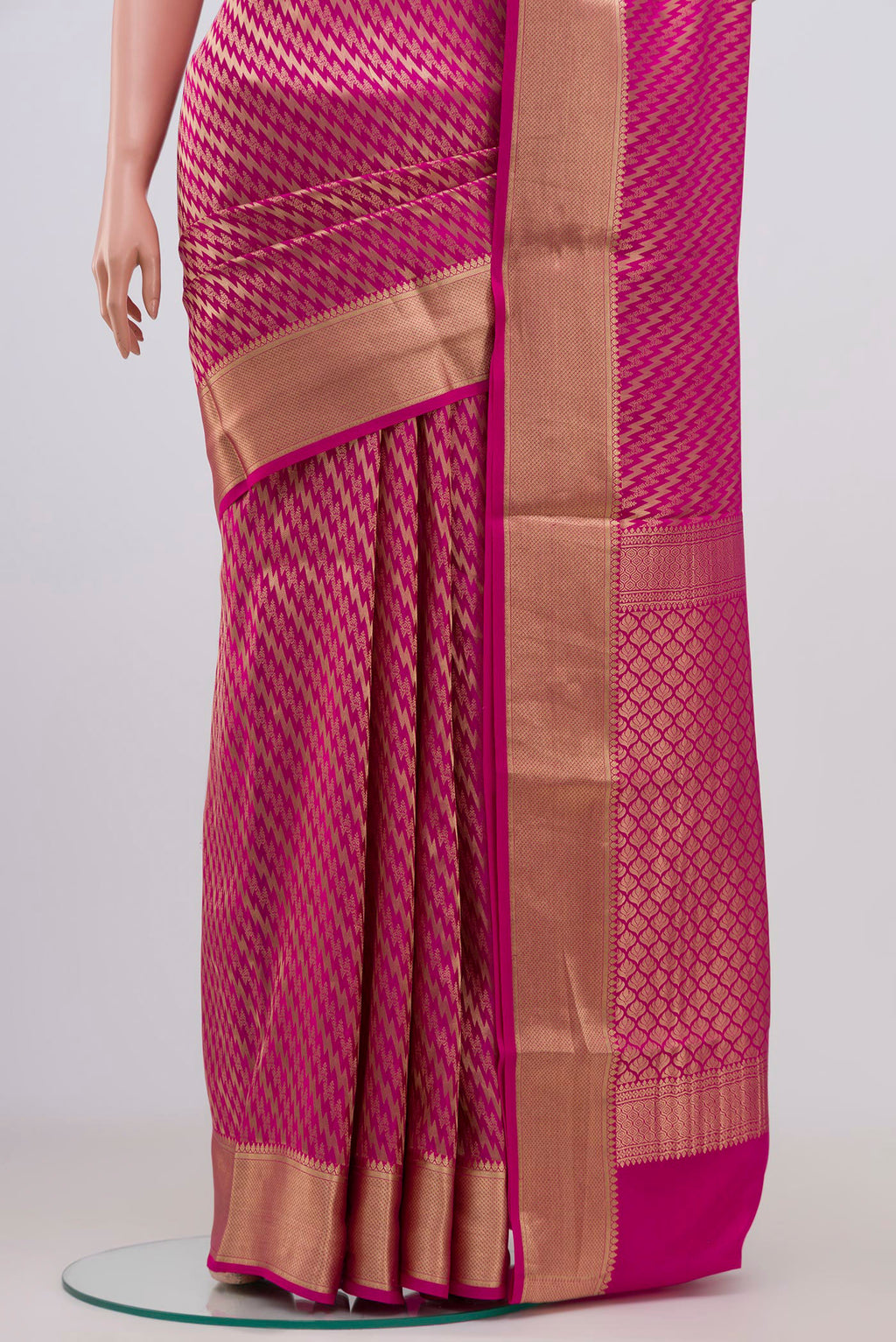 Pleats and pallu of Pink Mysore Crepe Saree with Zari Brocade on the body and Zari Border. 