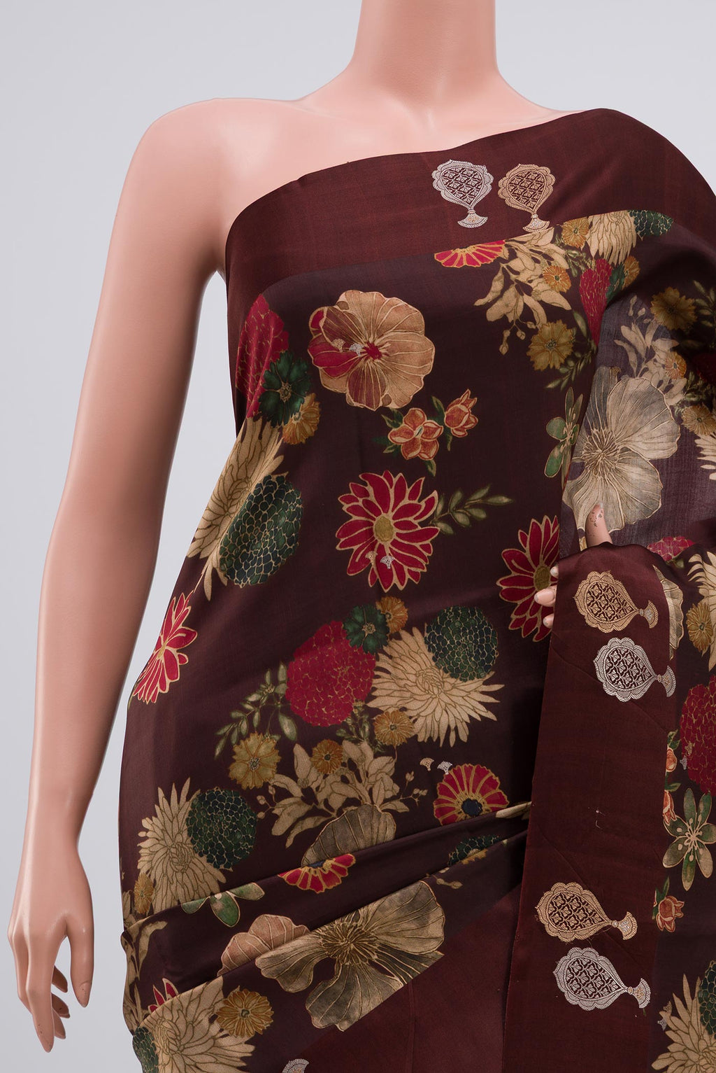 Border image of Brown Banarasi Saree with Fancy on the body and Fancy Border. 