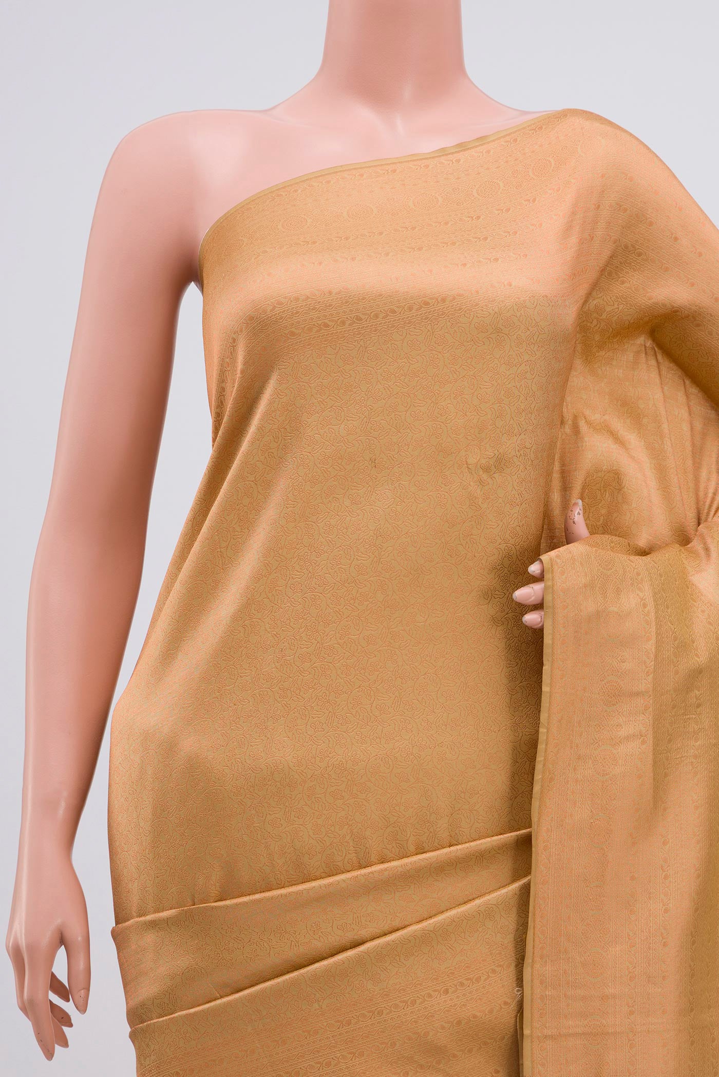 Border image of Cream Kanchipuram Silk Saree with Zari Brocade on the body and Zari Border. 
