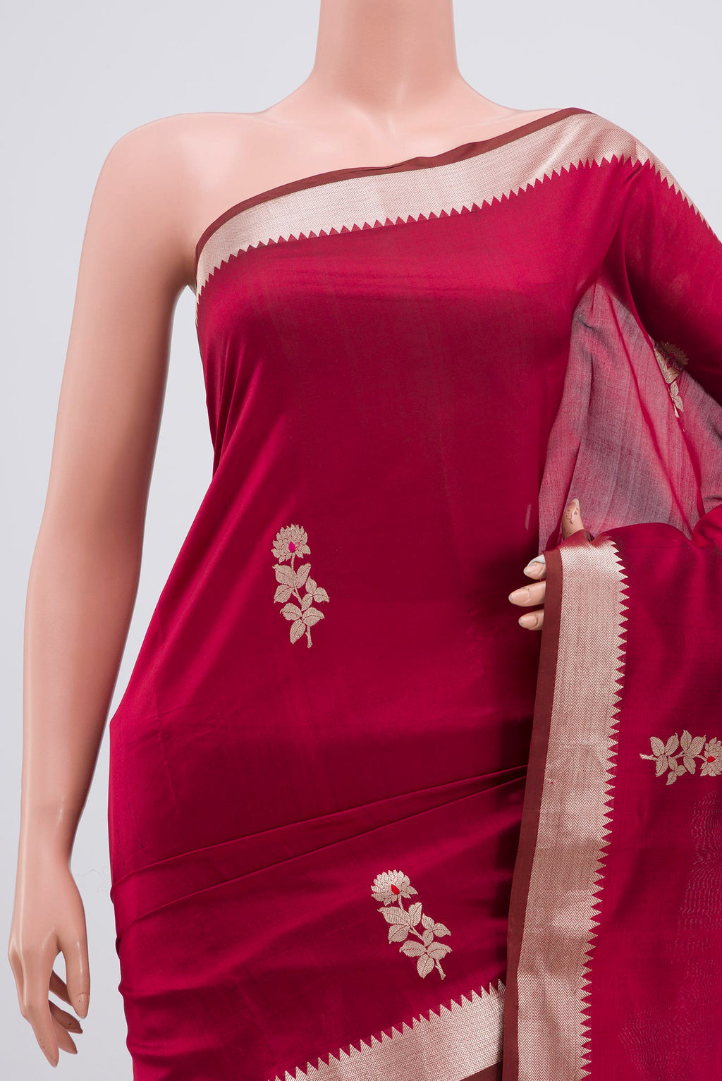 Border image of Maroon Banarasi Katan Silk Saree with Zari Butta on the body and Zari Border. 