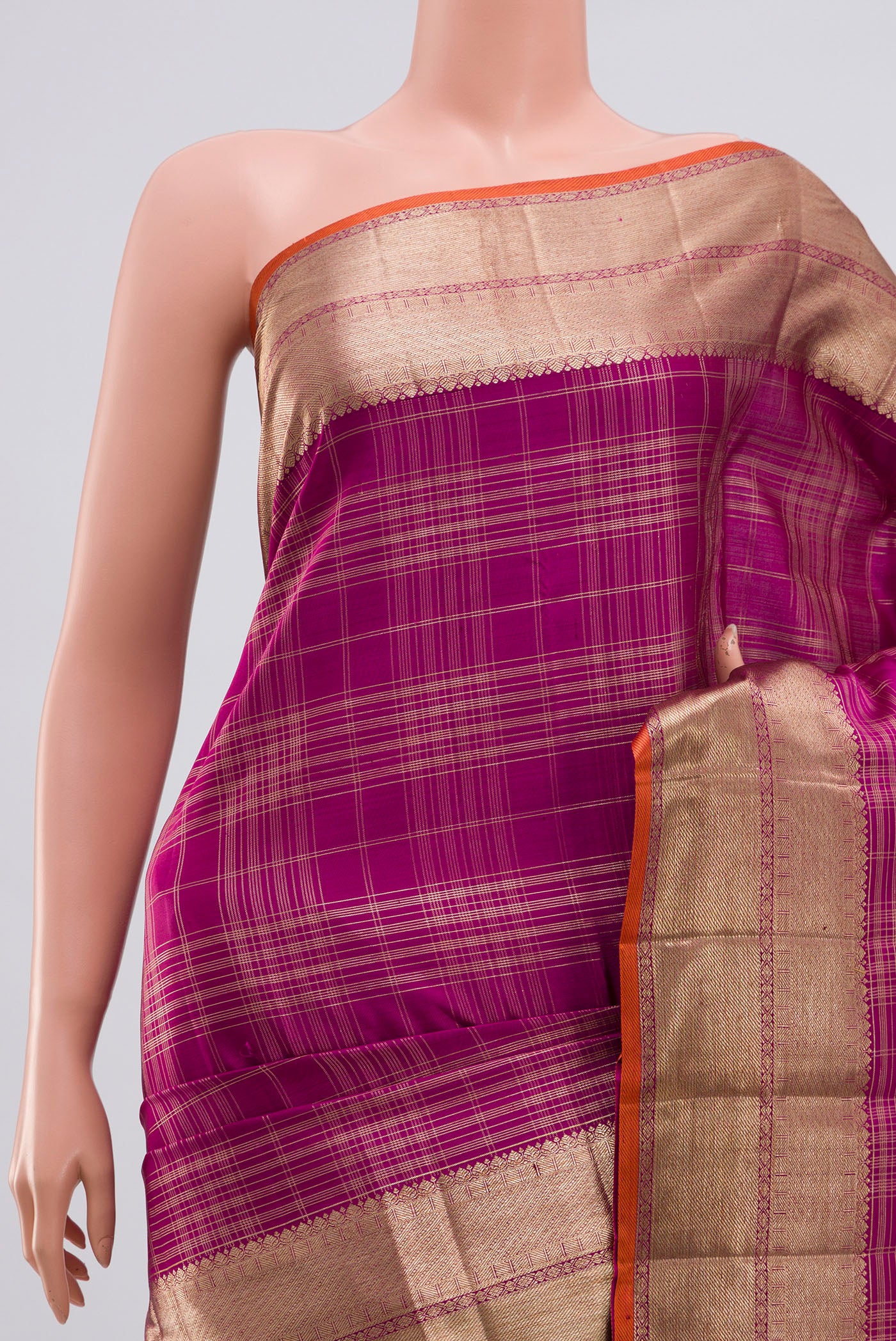 Border image of Purple Kanchipuram Silk Saree with Checked design on the body and Zari Border. 