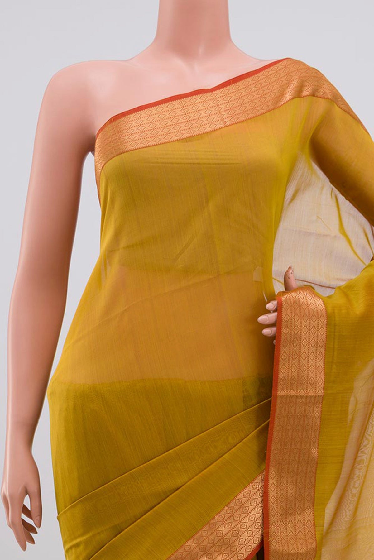 Border image of Yellow Maheshwari Silk Cotton Saree with Plain Body and Zari Border. 