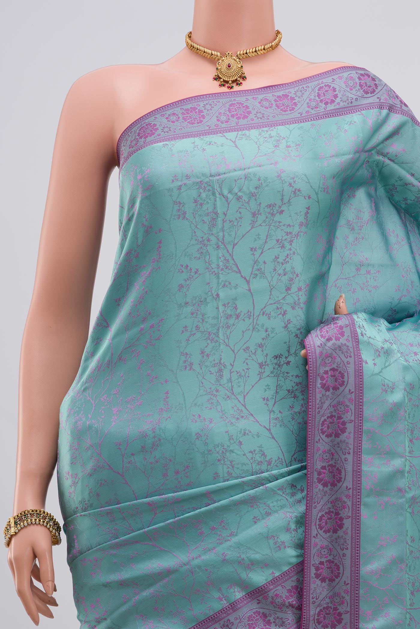 Border image of Blue Soft Silk Saree with Jacquard design on the body and Thread Border. 