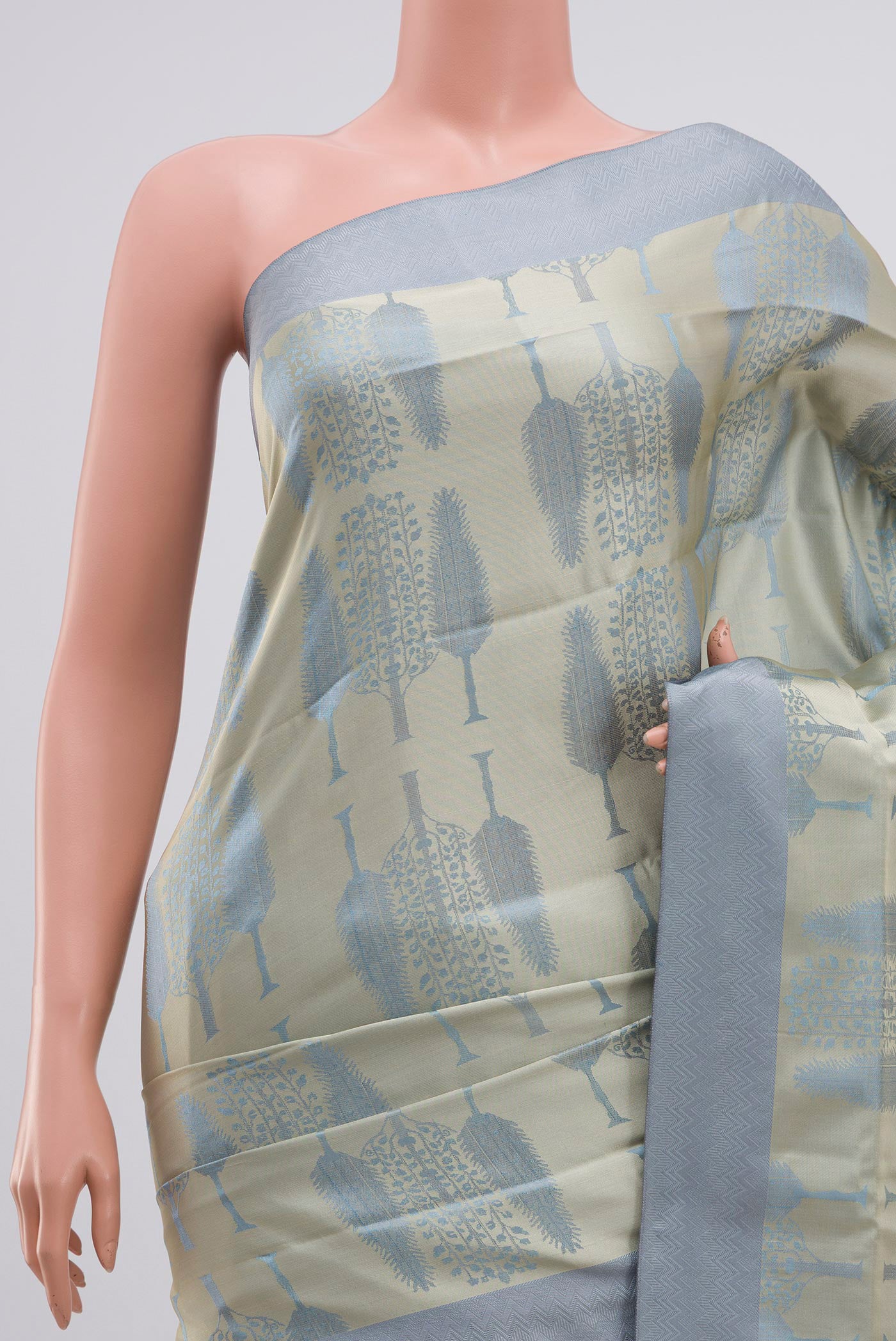 Border image of Grey Soft Silk Saree with Jacquard design on the body and Thread Border. 