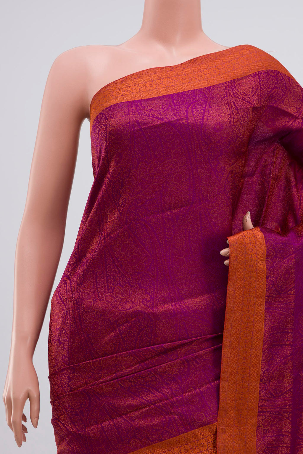 Border image of Purple Soft Silk Saree with Jacquard design on the body and Thread Border. 