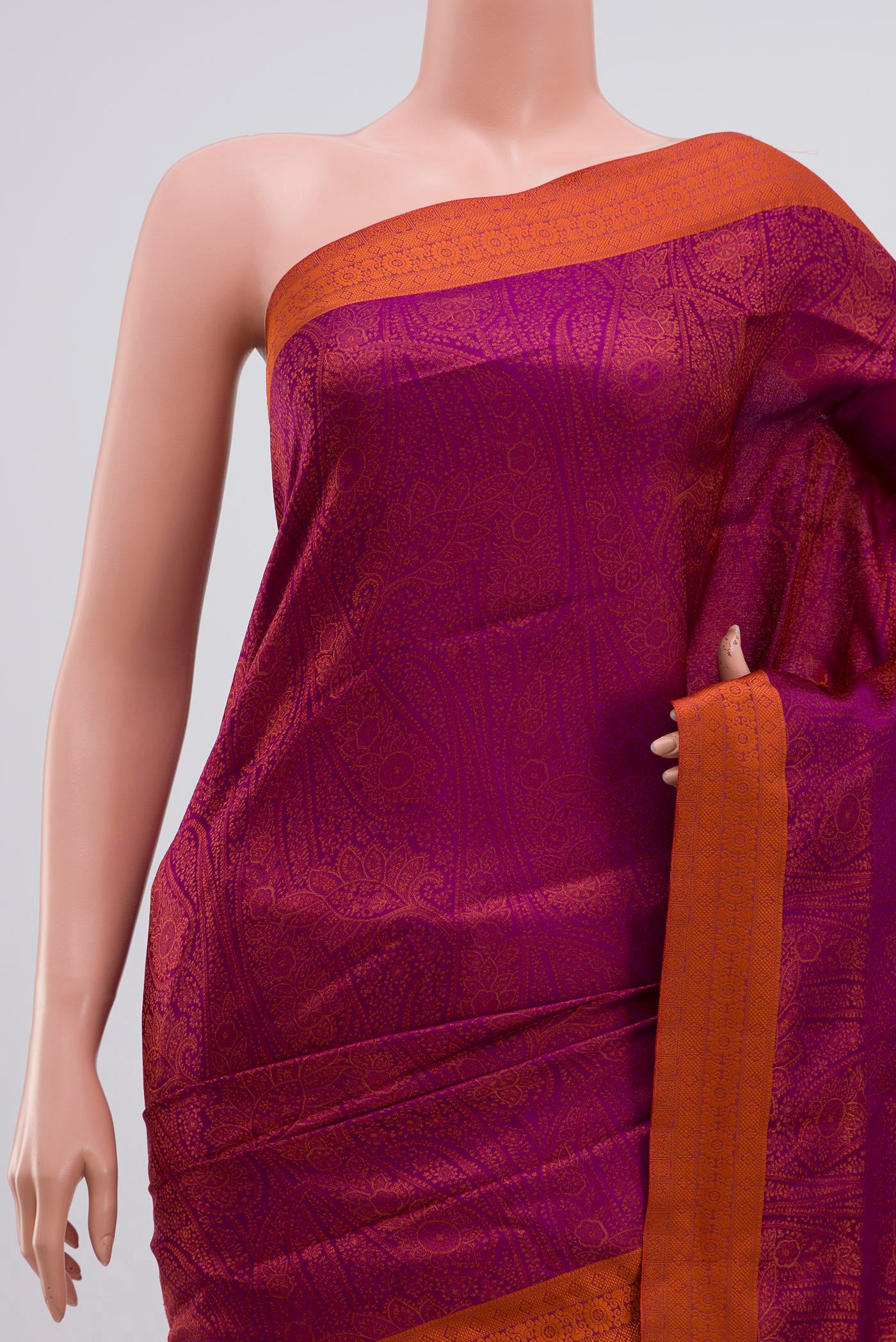 Border image of Purple Soft Silk Saree with Jacquard design on the body and Thread Border. 