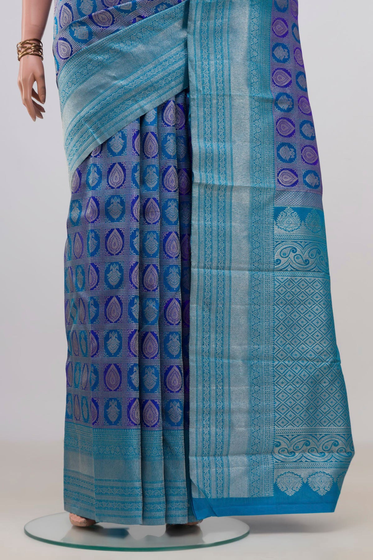 Pleats and pallu of Pure Silk Royal Blue Kanchipuram Saree with Zari Brocade on the body and Zari Border. 