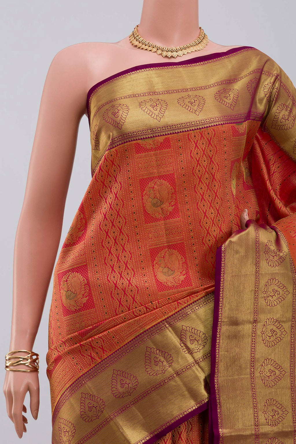 Border image of Pink Kanjivaram Silk Saree with Zari Brocade on the body and Zari Border. 