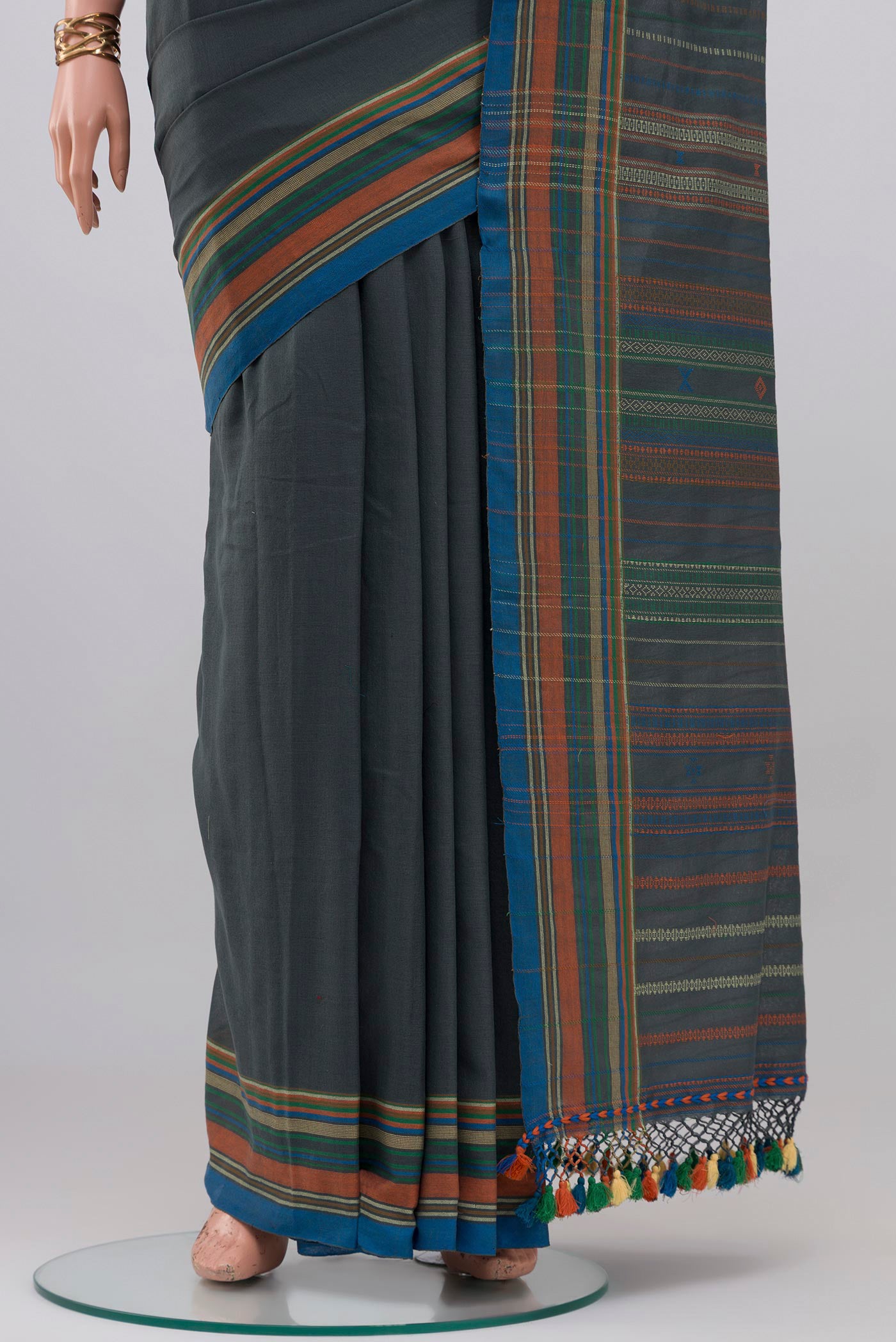 Pleats and pallu of Blue Grey Cotton Saree with Thread Butta on the body and Thread Border. 