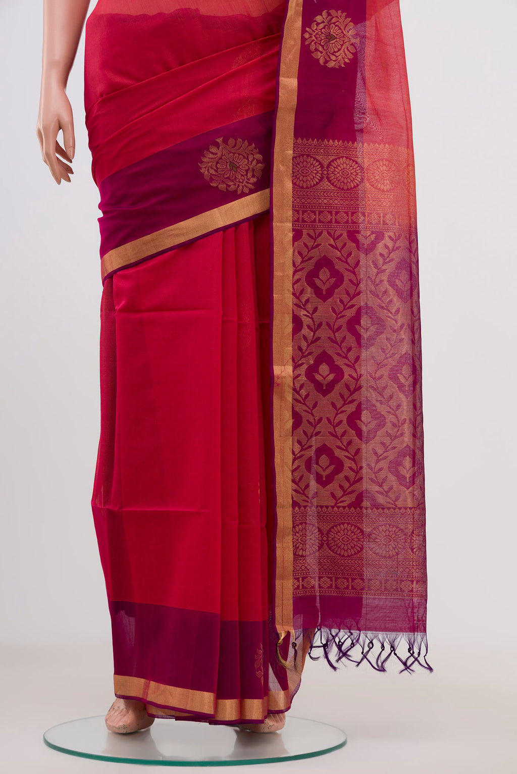 Pleats and pallu of Pink Coimbatore Silk Cotton Saree with Zari Butta on the body and Thin Zari Line. 