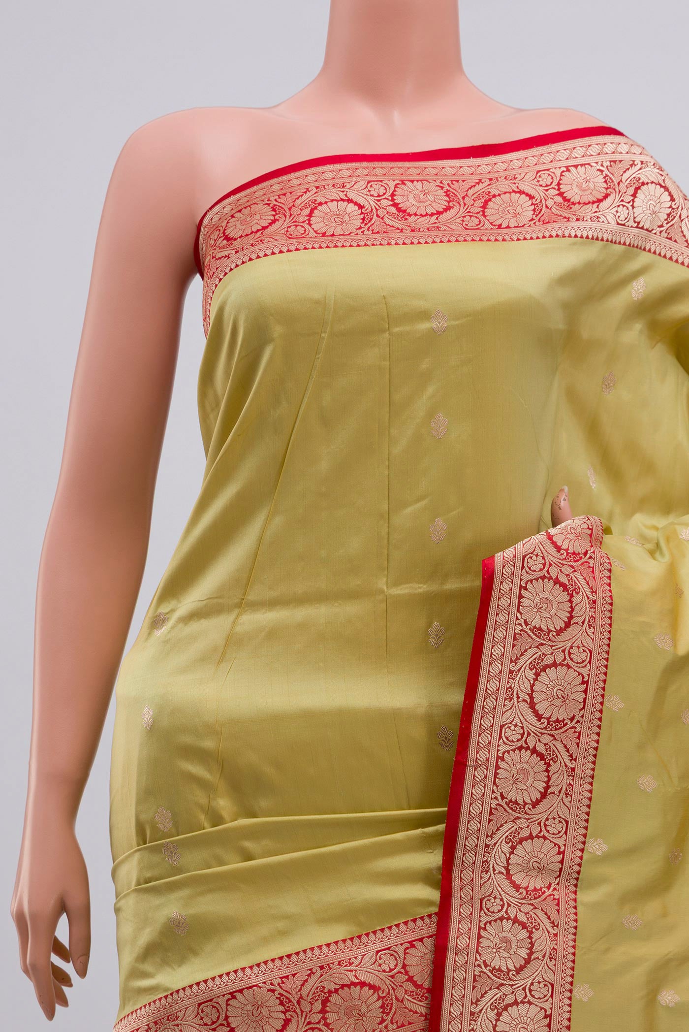Border image of Pista Green Banarasi Katan Silk Saree with Zari Butta on the body and Zari Border. 