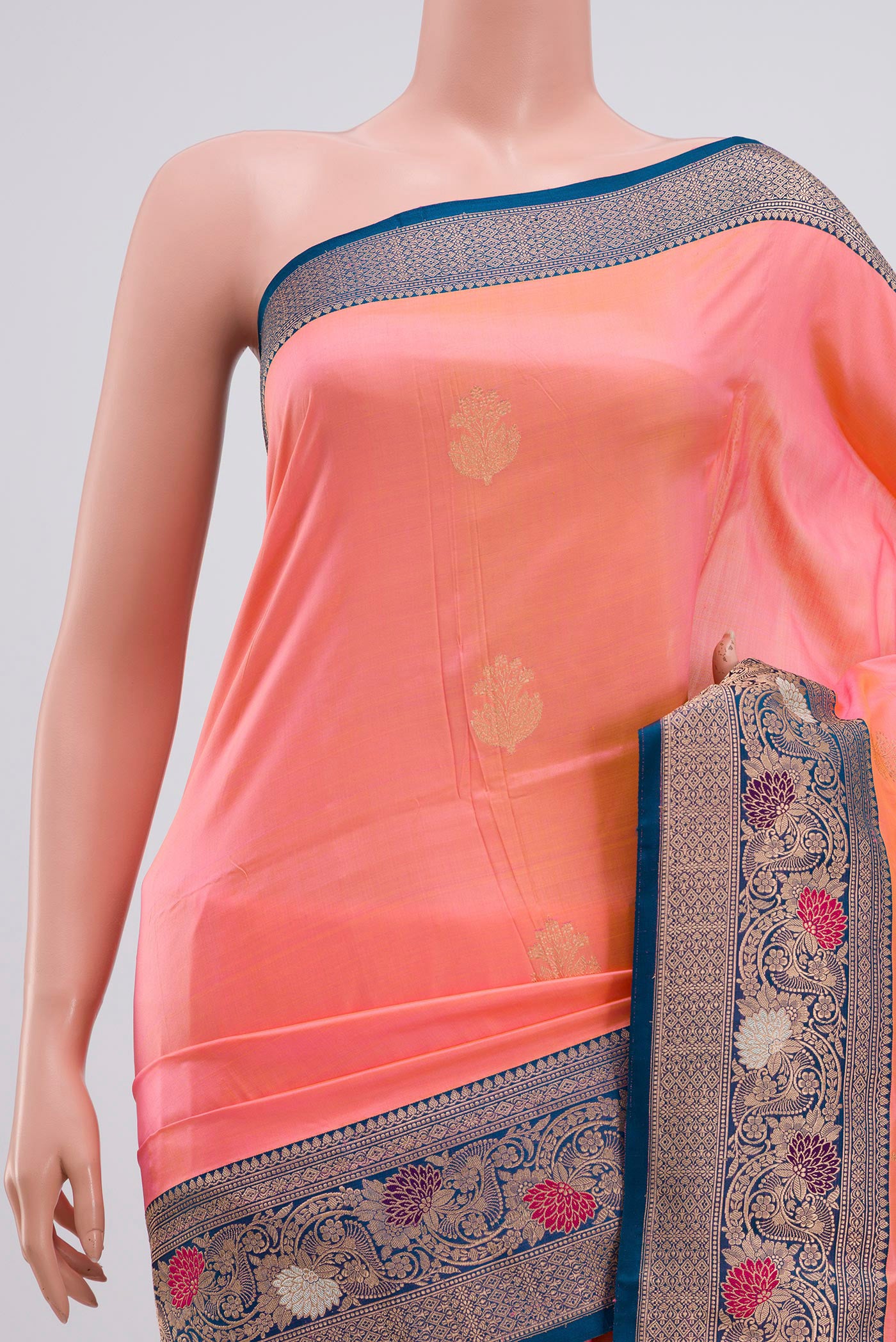 Border image of Pink Banarasi Katan Silk Saree with Zari Butta on the body and Zari Border. 