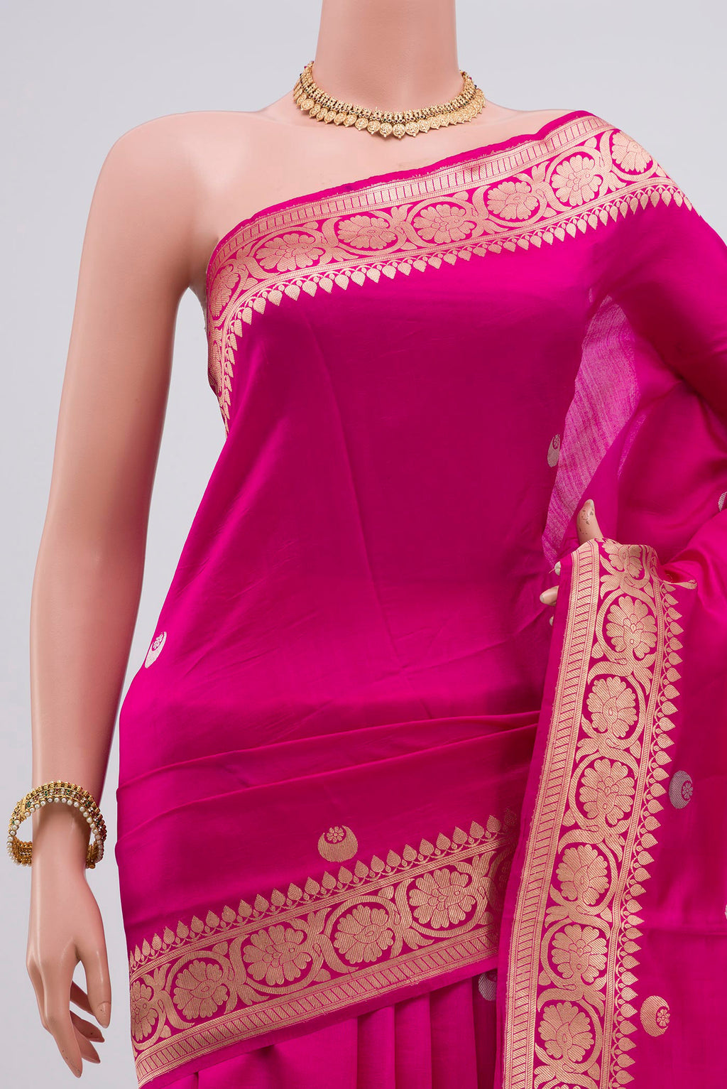 Border image of Dark Pink Banarasi Katan Silk Saree with Zari Butta on the body and Zari Border. 