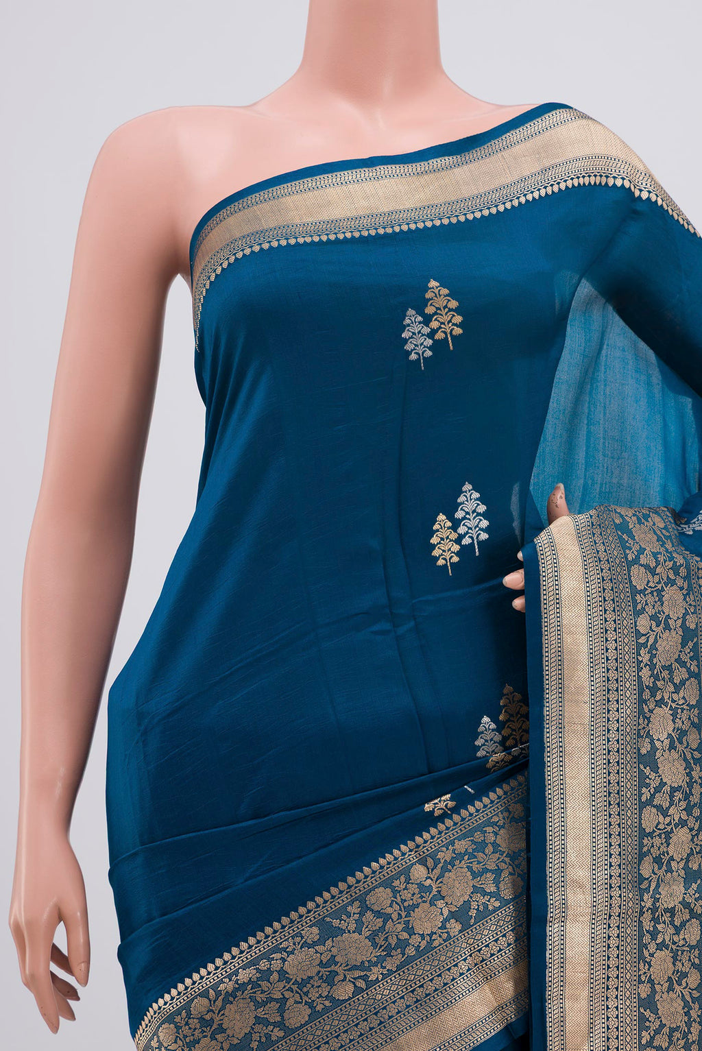 Border image of Blue Banarasi Katan Silk Saree with Zari Butta on the body and Zari Border. 