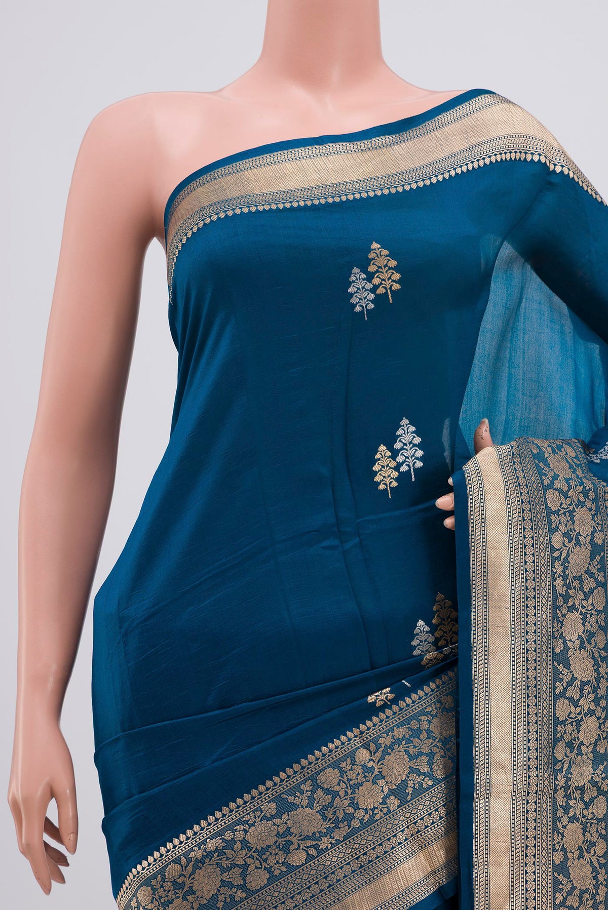 Border image of Blue Banarasi Katan Silk Saree with Zari Butta on the body and Zari Border. 
