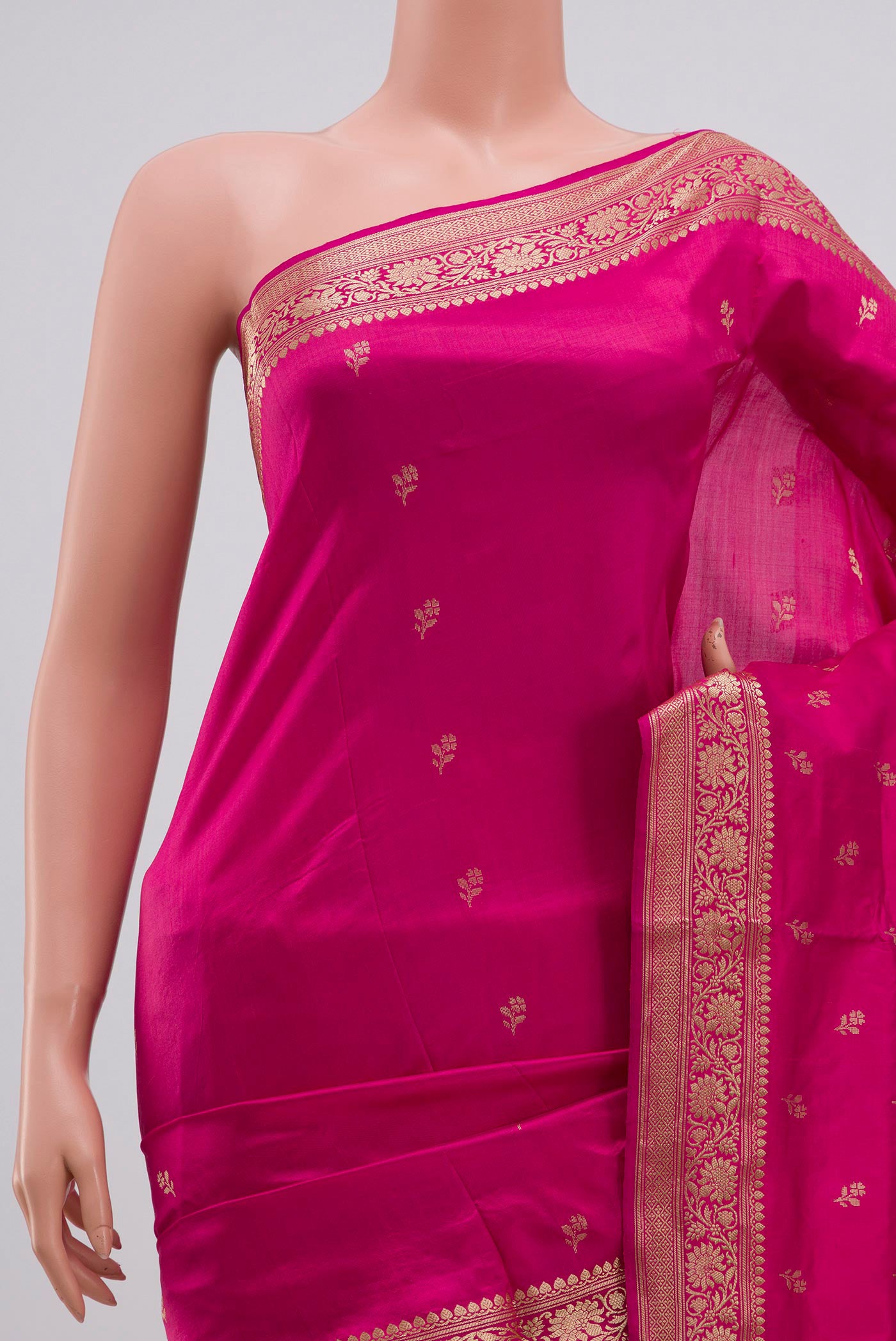 Border image of Pink Banarasi Katan Silk Saree with Zari Butta on the body and Zari Border. 