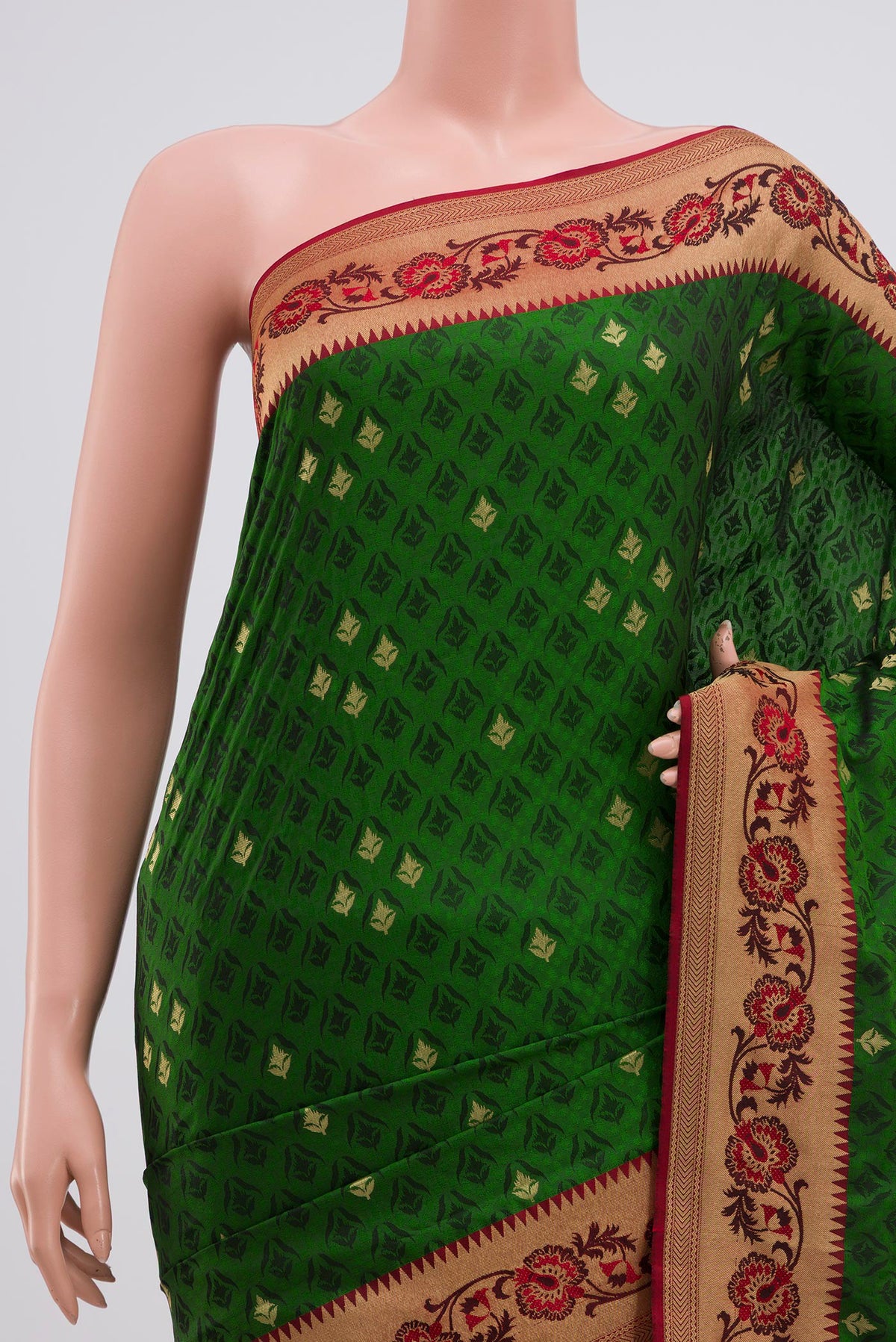 Border image of Green Soft Silk Saree with Jacquard With Zari Butta on the body and Zari Border. 