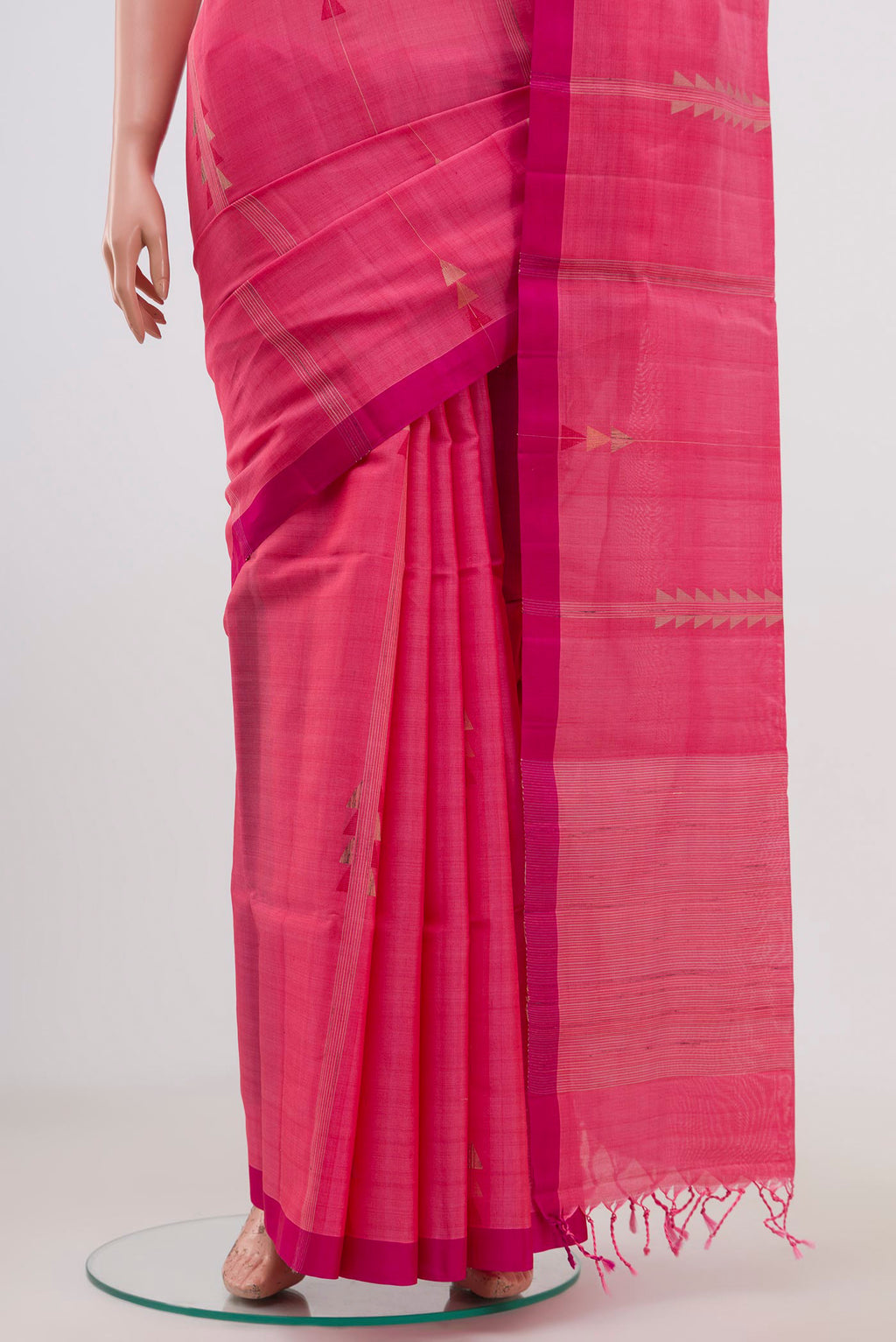 Pleats and pallu of Pink Coimbatore Silk Cotton Saree with Thread Butta on the body and Plain Border. 