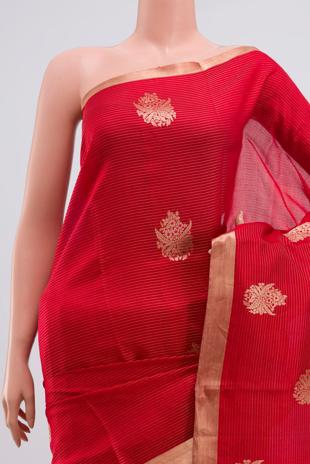 Border image of Red Banarasi Katan Silk Saree with Zari Butta on the body and Thin Zari Line. 