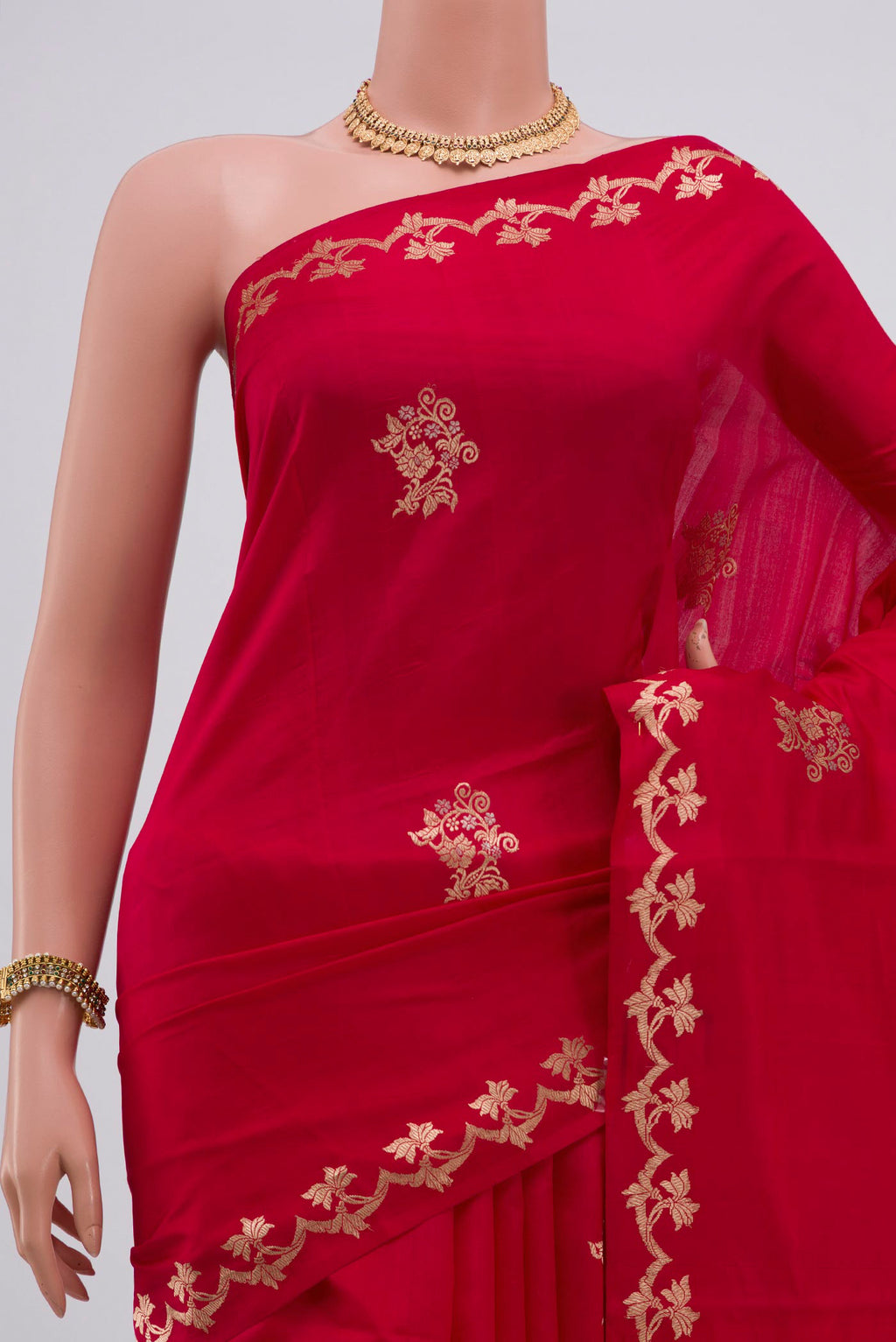 Border image of Red Banarasi Katan Silk Saree with Zari Butta on the body and Zari Border. 