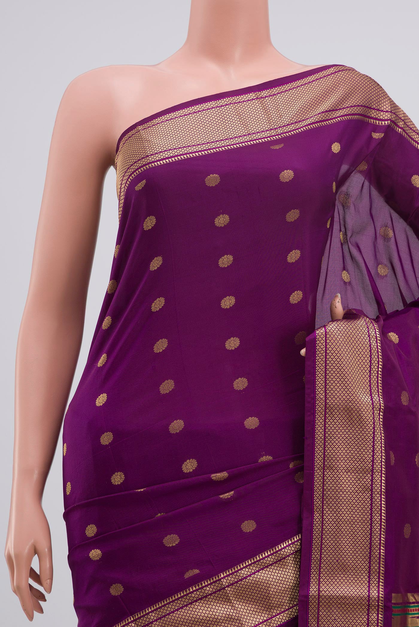 Border image of Purple Bangalore Silk Saree with Zari Butta on the body and Zari Border. 