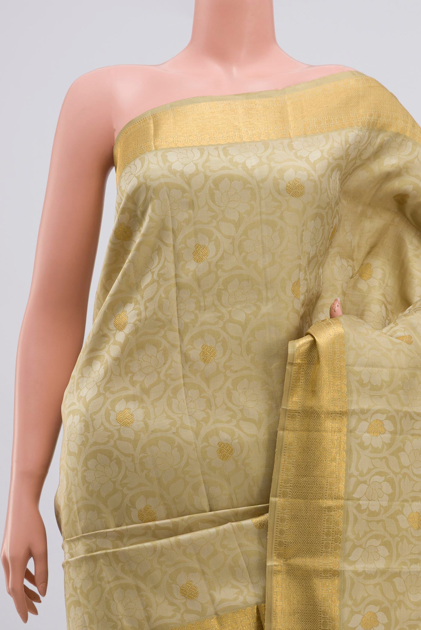 Border image of Pure Silk Pure Zari Green Kanjivaram Saree with Jacquard design on the body and Zari Border. 