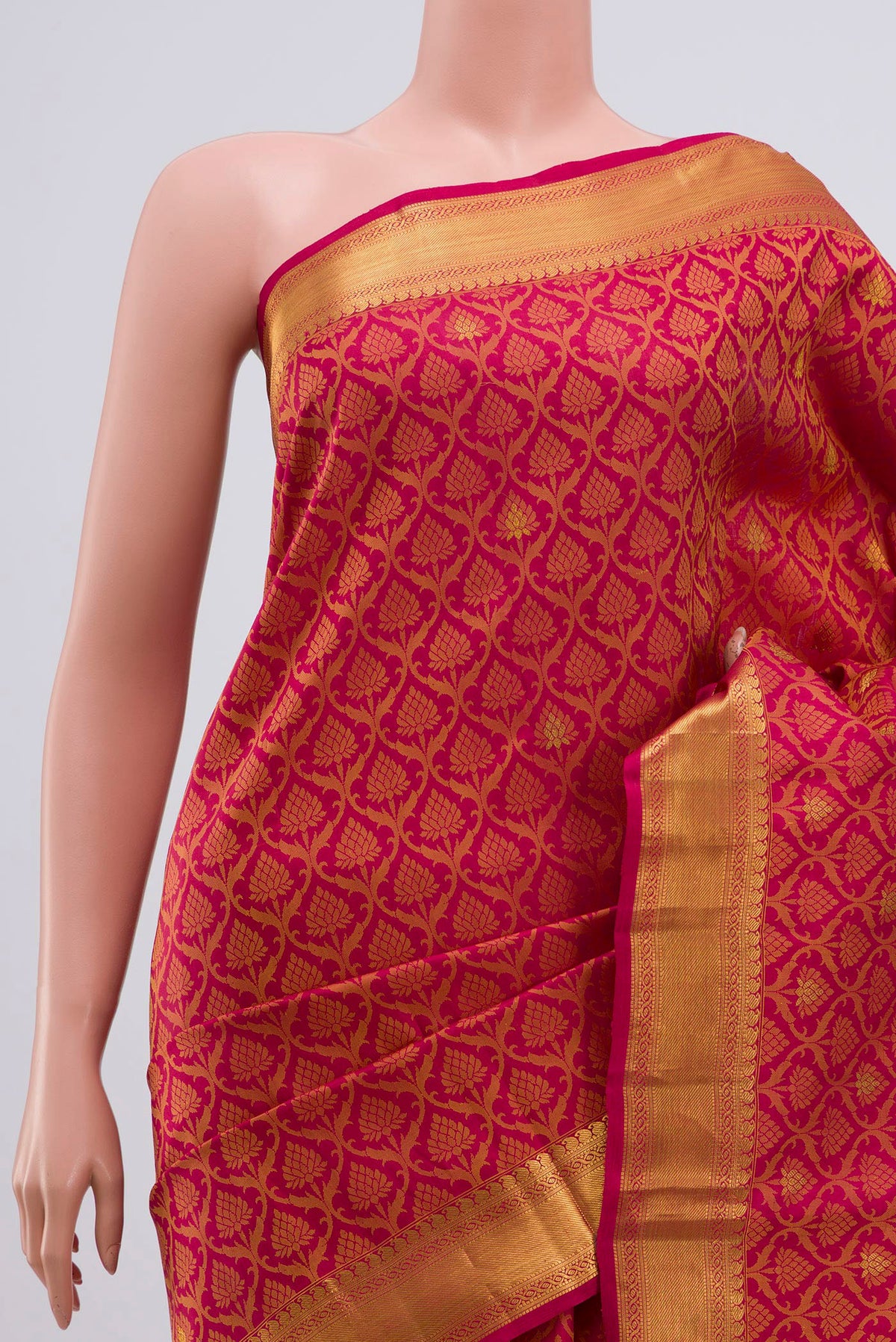 Border image of Maroon Kanjivaram Silk Saree with Jacquard With Zari Butta on the body and Zari Border. 