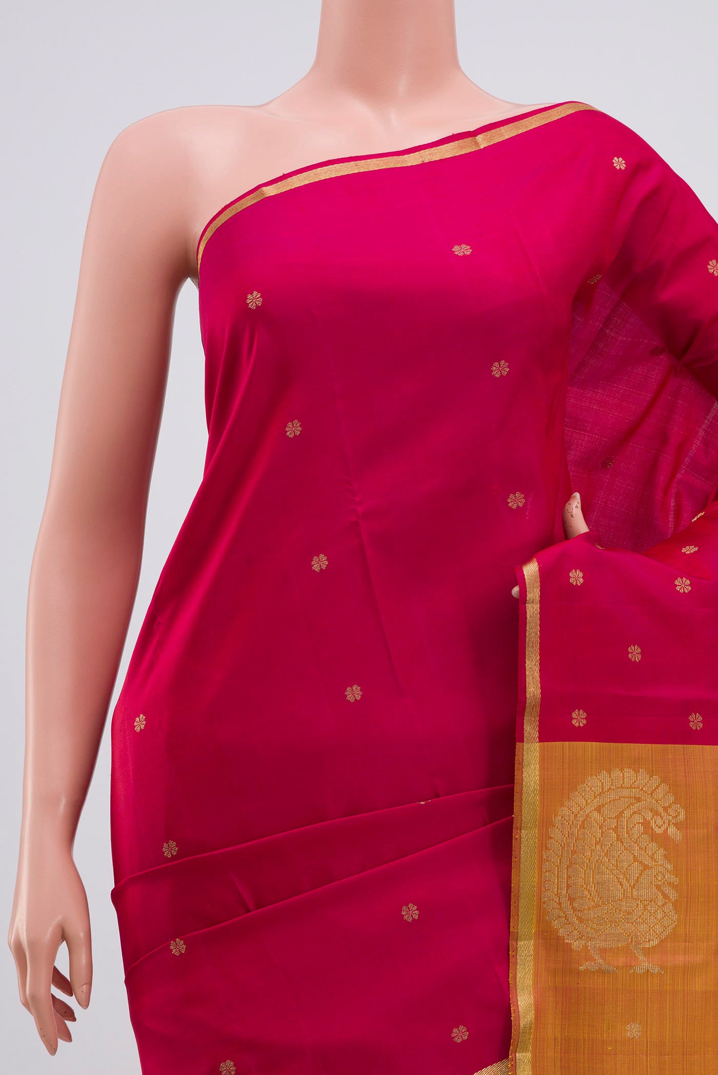 Border image of Pure Silk Pure Zari Multi Color Kanchipuram Saree with Zari Butta on the body and Thin Zari Line. 