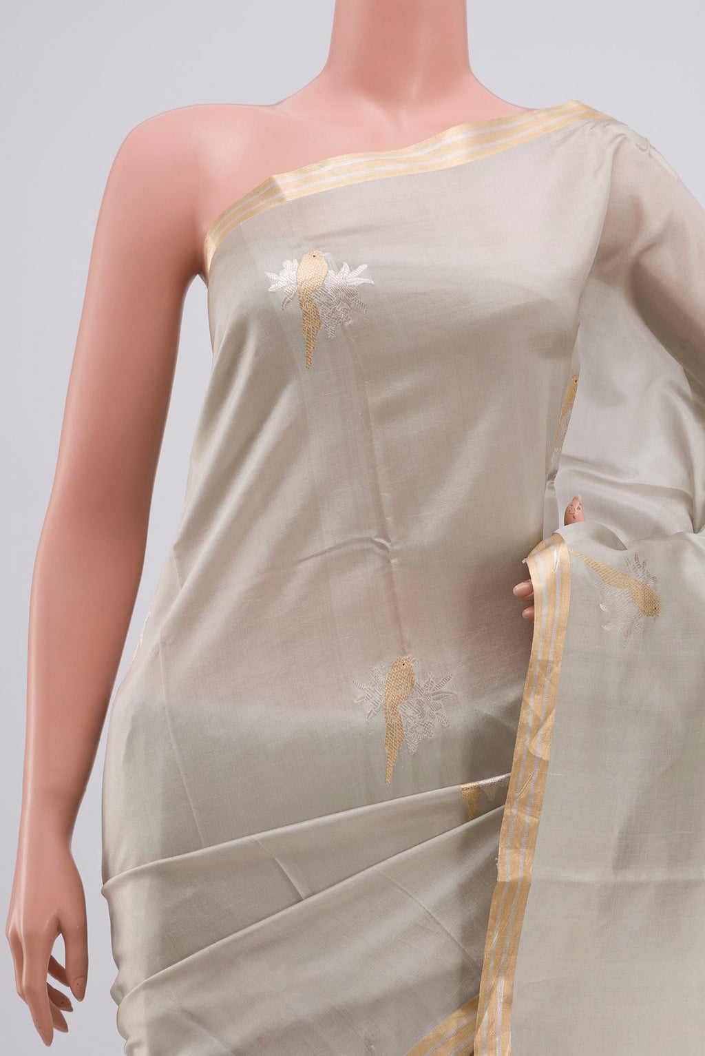 Border image of Grey Banarasi Katan Silk Saree with Zari Butta on the body and Zari Border. 