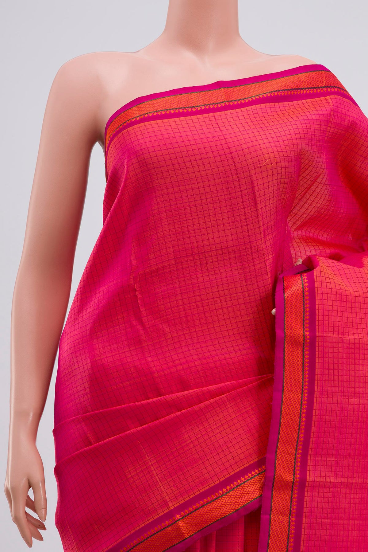 Border image of Orange Dual Tone Kanjivaram Silk Saree with Thread Brocade on the body and Thread Border. 