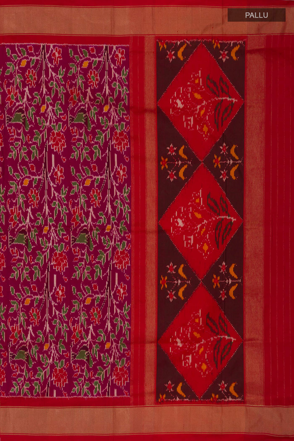 Close up image of the pallu of Magenta Pochampally Saree with Ikat design on the body and Zari Border. 