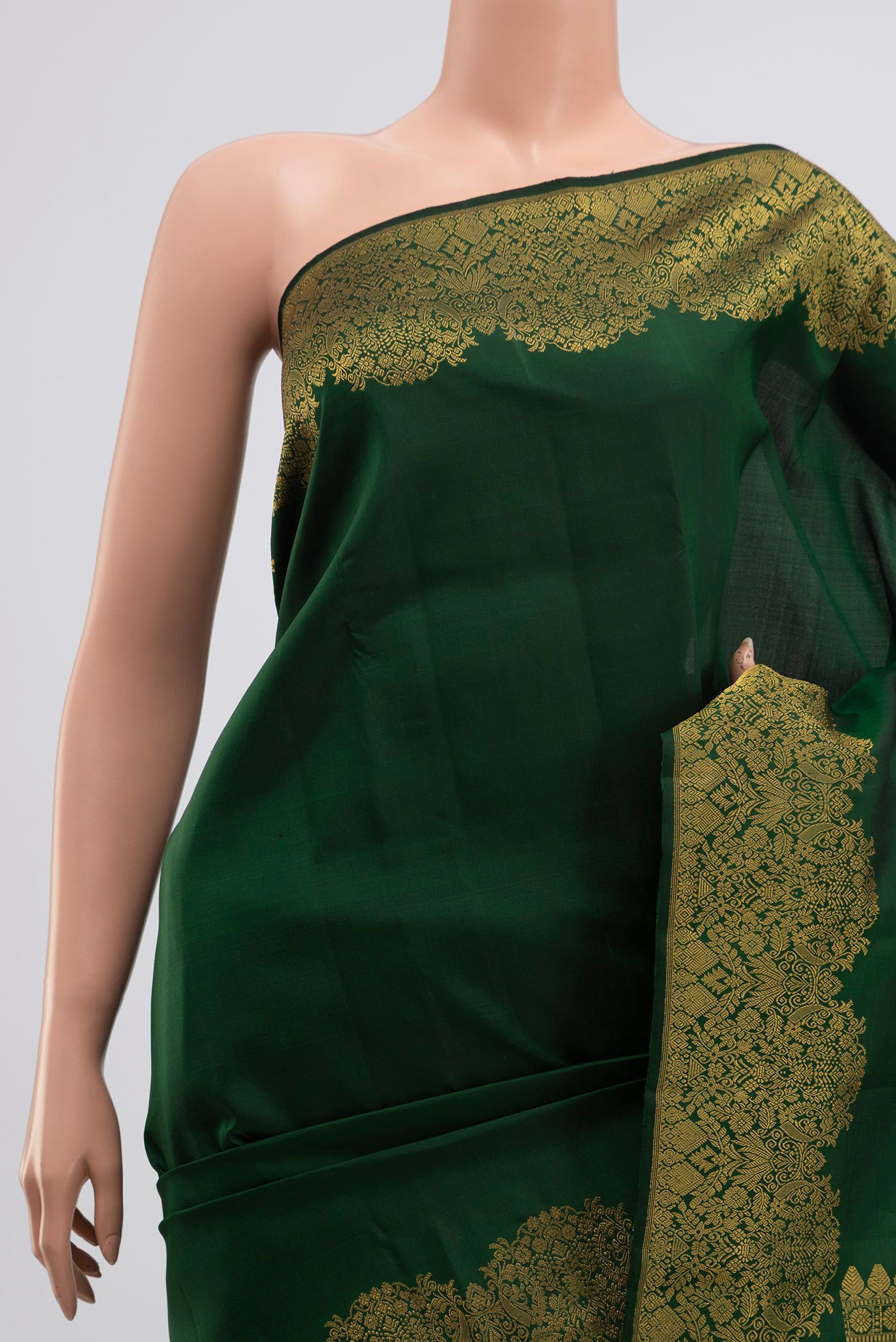 Border image of Green Kanchipuram Silk Saree with Plain Body and Zari Border. 