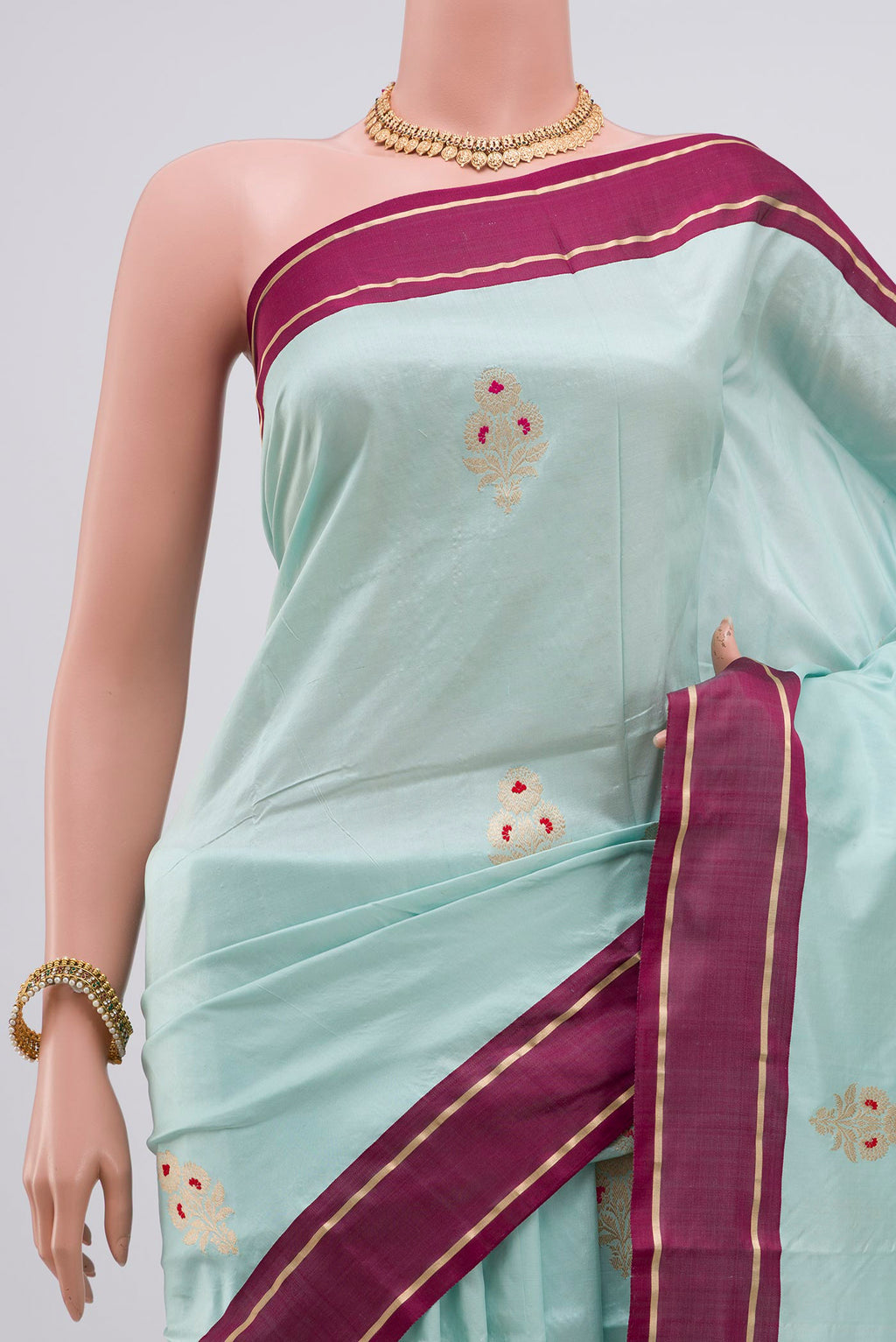 Border image of Light Blue Banarasi Katan Silk Saree with Zari Butta on the body and Plain Border. 