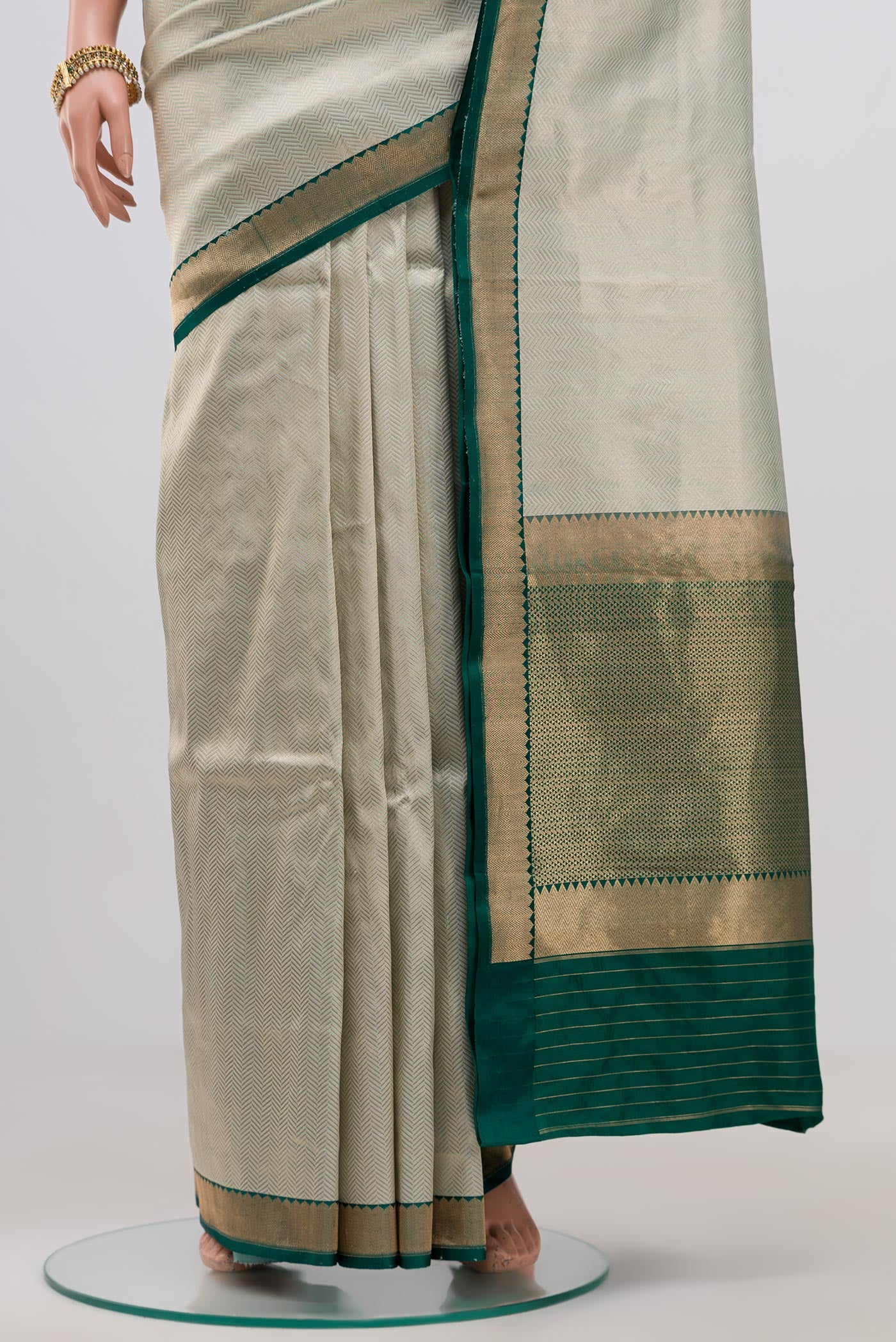Pleats and pallu of Blue Banarasi Katan Silk Saree with Zari Brocade on the body and Zari Border. 
