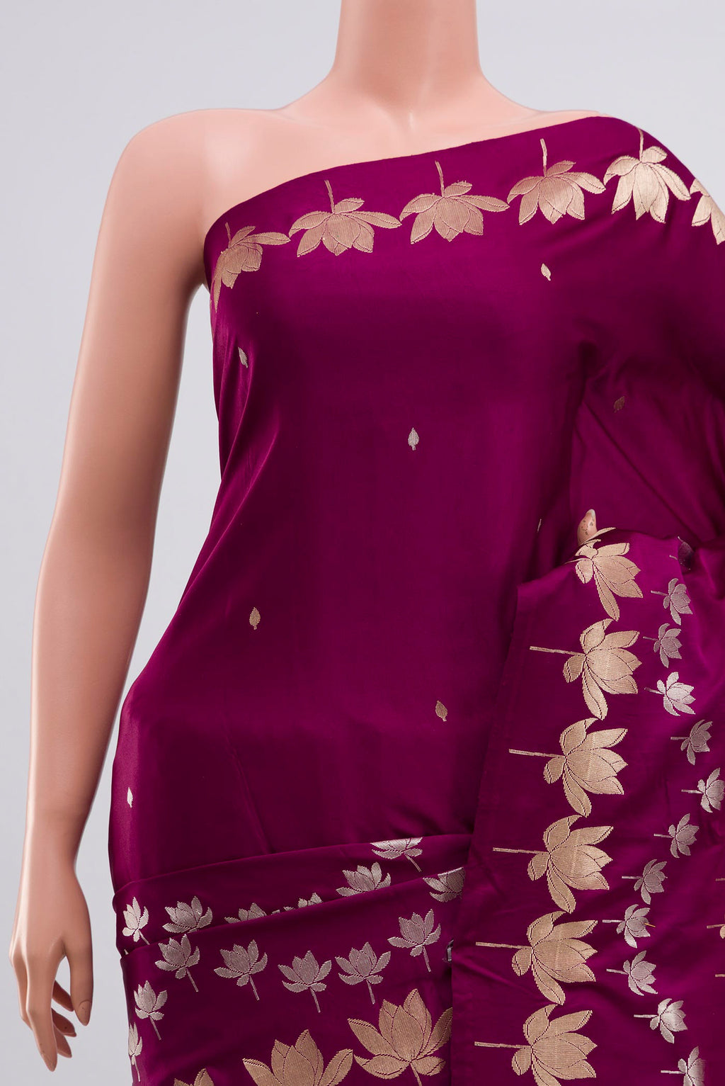 Border image of Purple Banarasi Silk Saree with Zari Butta on the body and Fancy Border. 