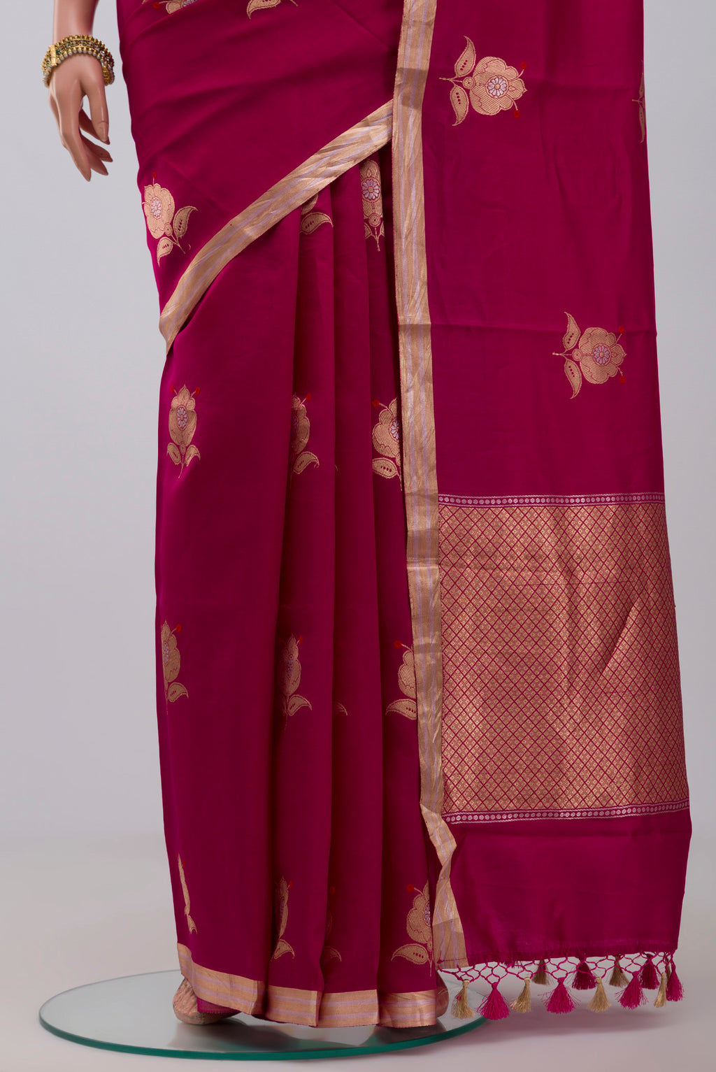 Pleats and pallu of Pink Banarasi Katan Silk Saree with Zari Butta on the body and Zari Border. 
