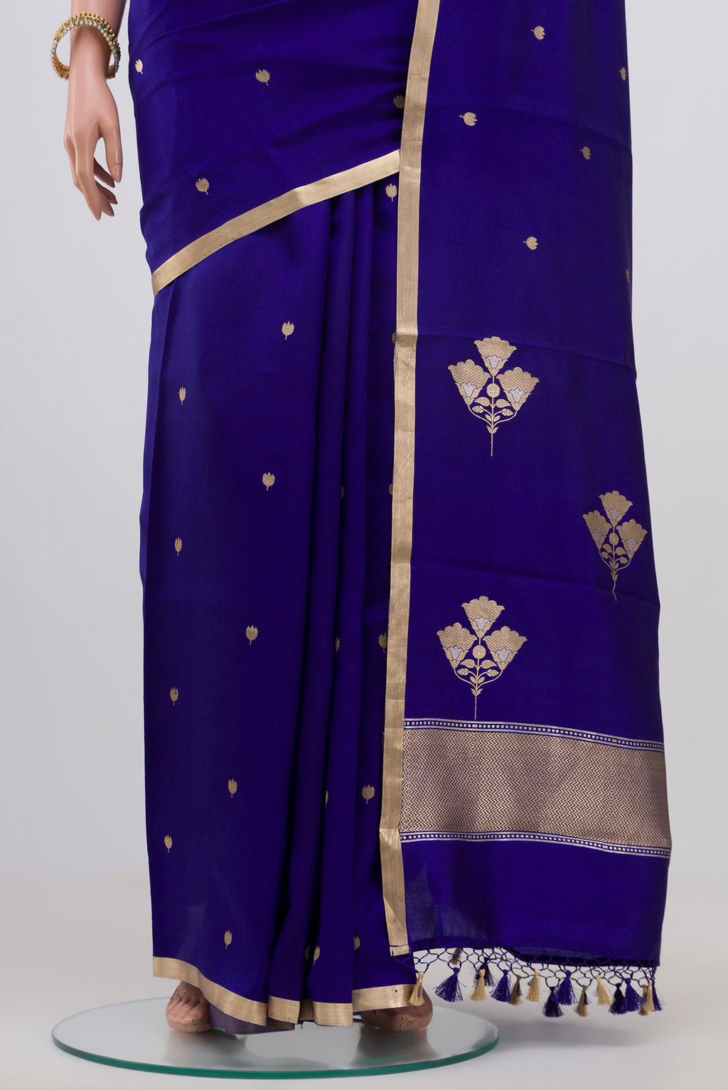 Pleats and pallu of Dark Blue Banarasi Katan Silk Saree with Zari Butta on the body and Zari Border. 