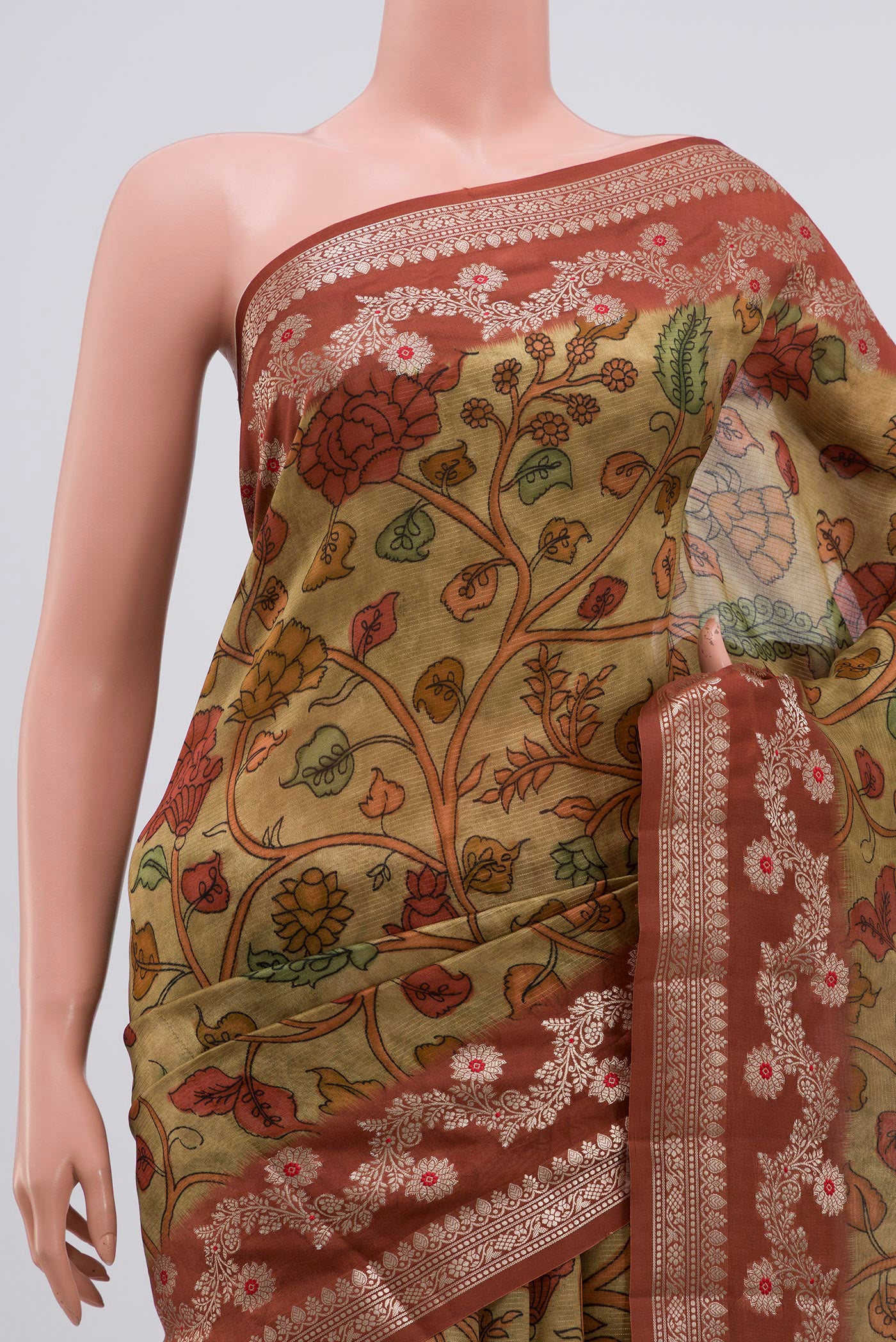 Border image of Mehandi Green Raw Silk Saree with kalamkari Print on the body and Plain Border. 