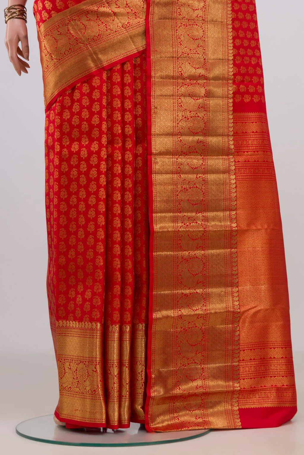 Pleats and pallu of Pure Silk Red Kanchipuram Saree with Zari Brocade on the body and Zari Border. 