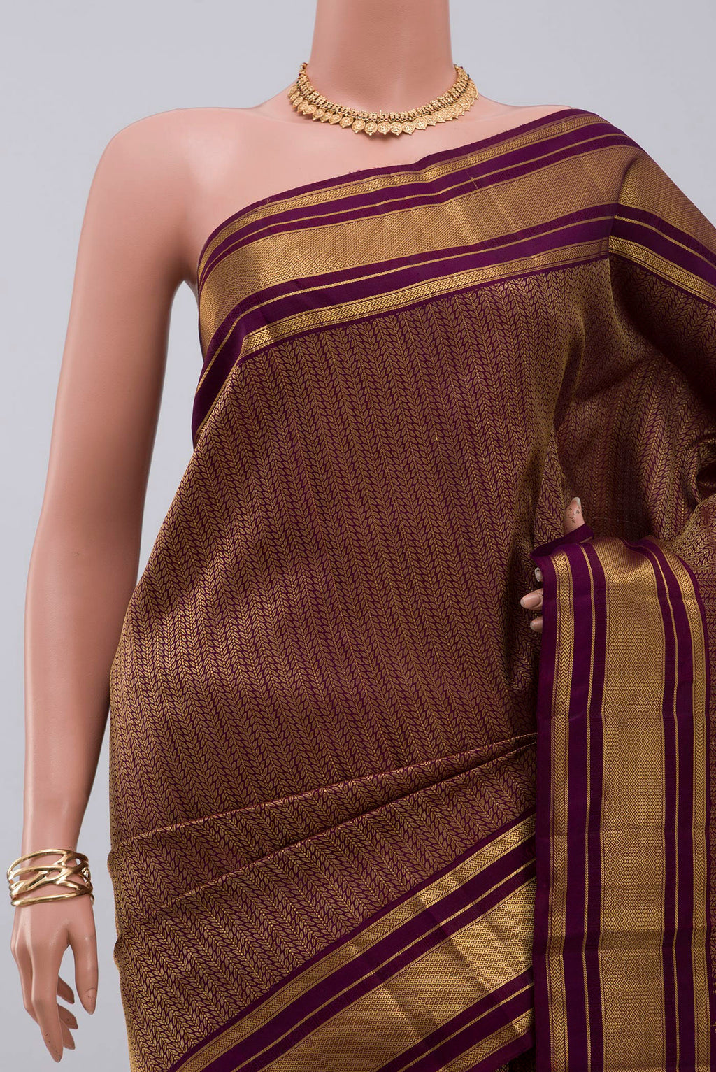 Border image of Pure Silk Pure Zari Purple Kanchipuram Saree with Jacquard design on the body and Zari Border. 