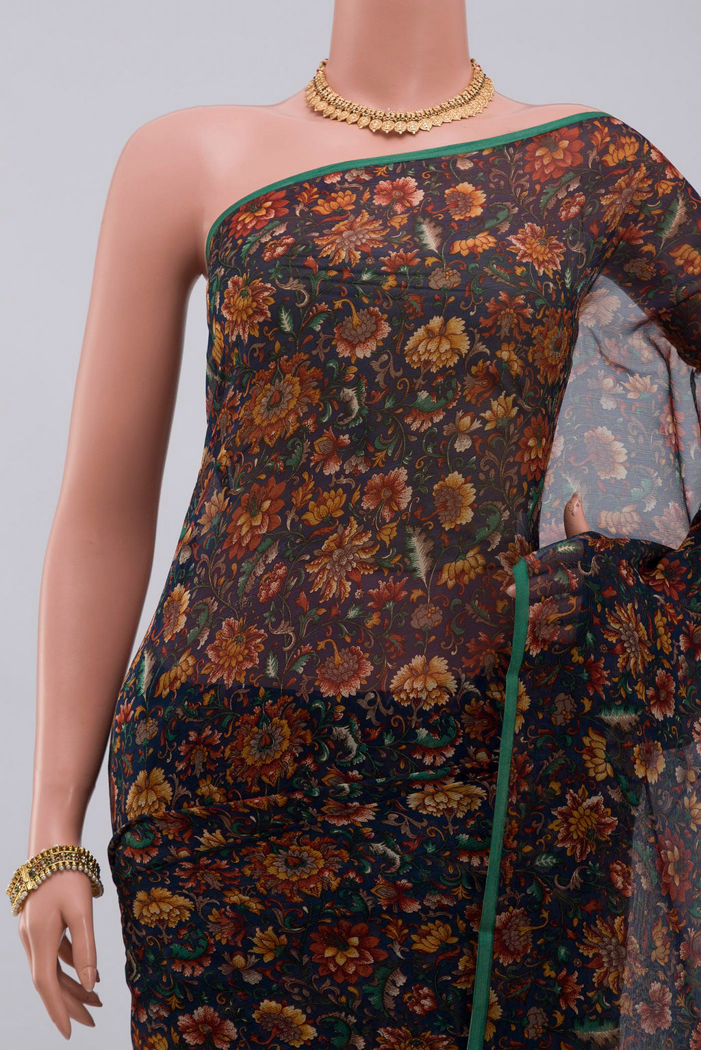 Border image of Blue Chiffon Saree with Printed design on the body and Without Border. 